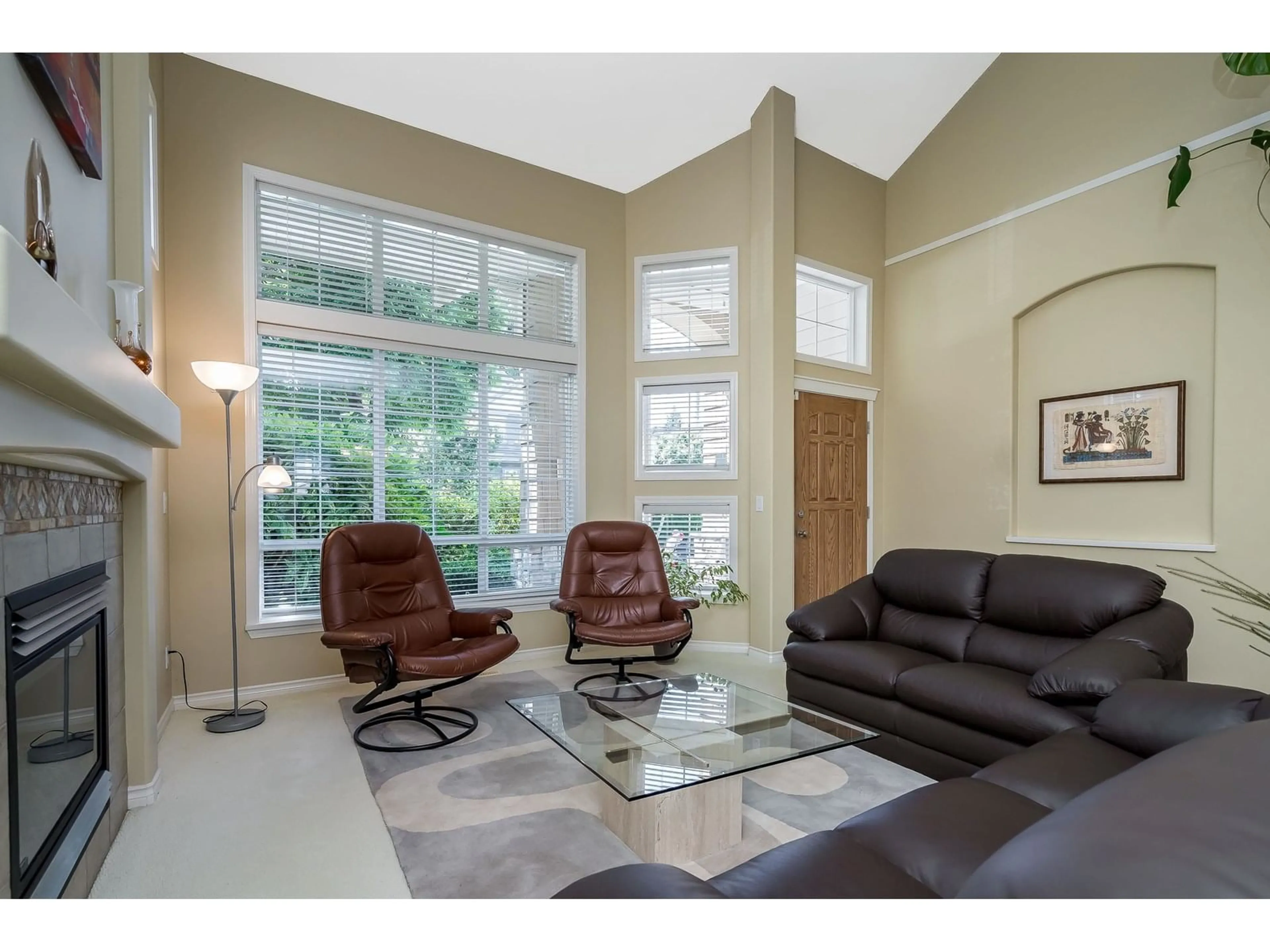 Living room with furniture, unknown for 3482 150, Surrey British Columbia V3Z0T5