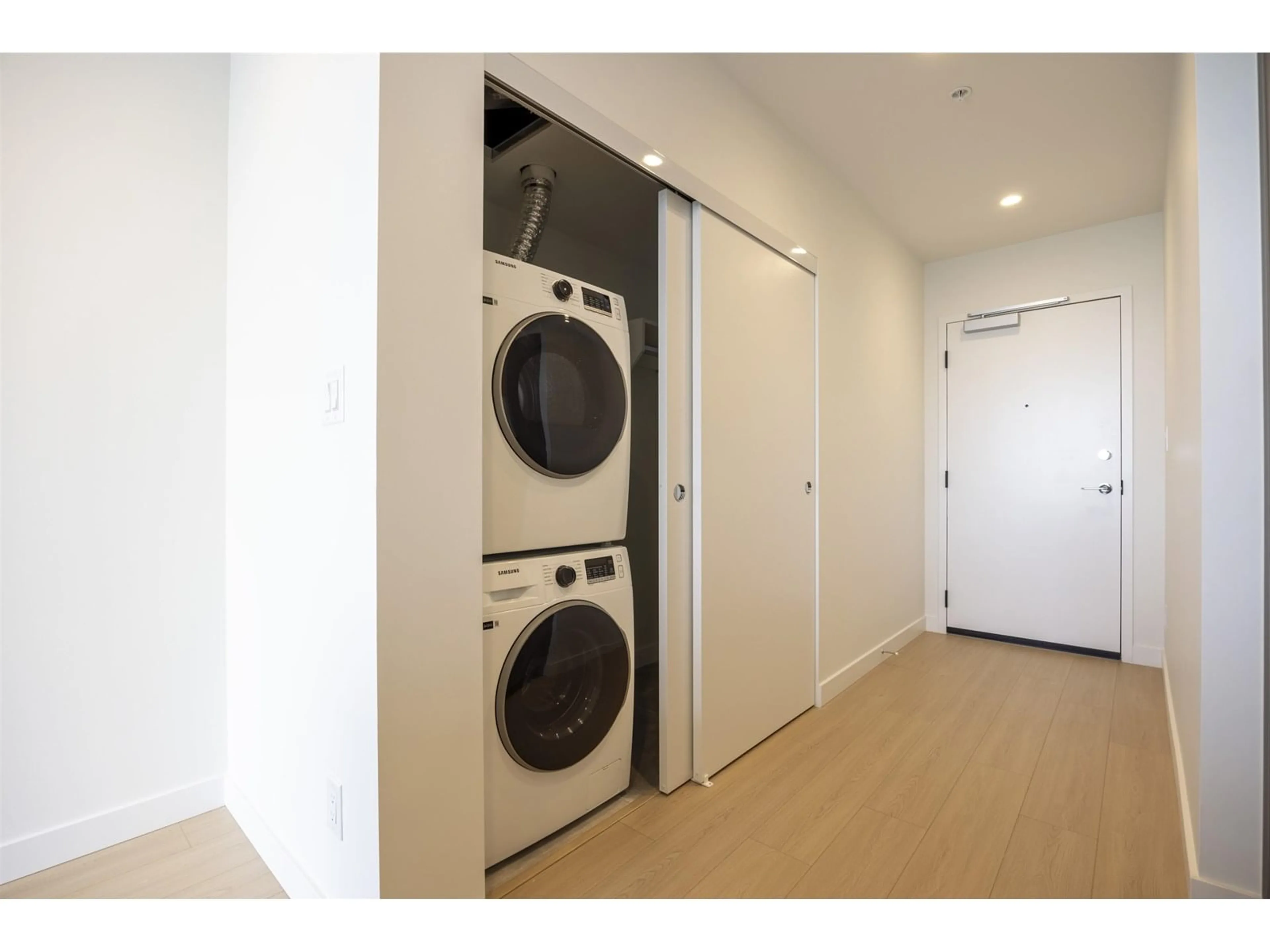 Laundry room for 3302 - 13745 GEORGE JUNCTION, Surrey British Columbia V3T0V8
