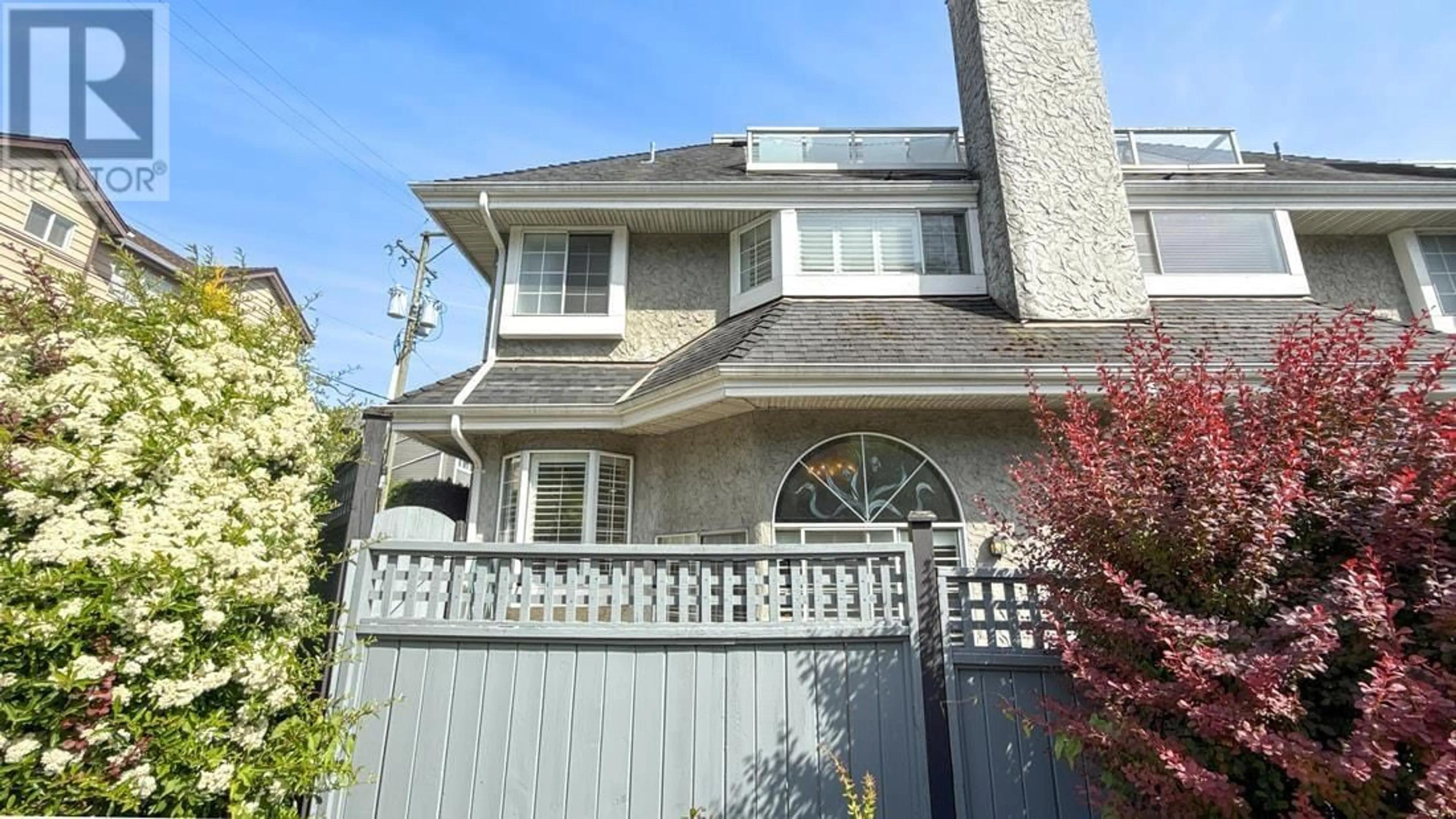 Home with vinyl exterior material, street for 109 - 216 6TH STREET, North Vancouver British Columbia V7L1P5