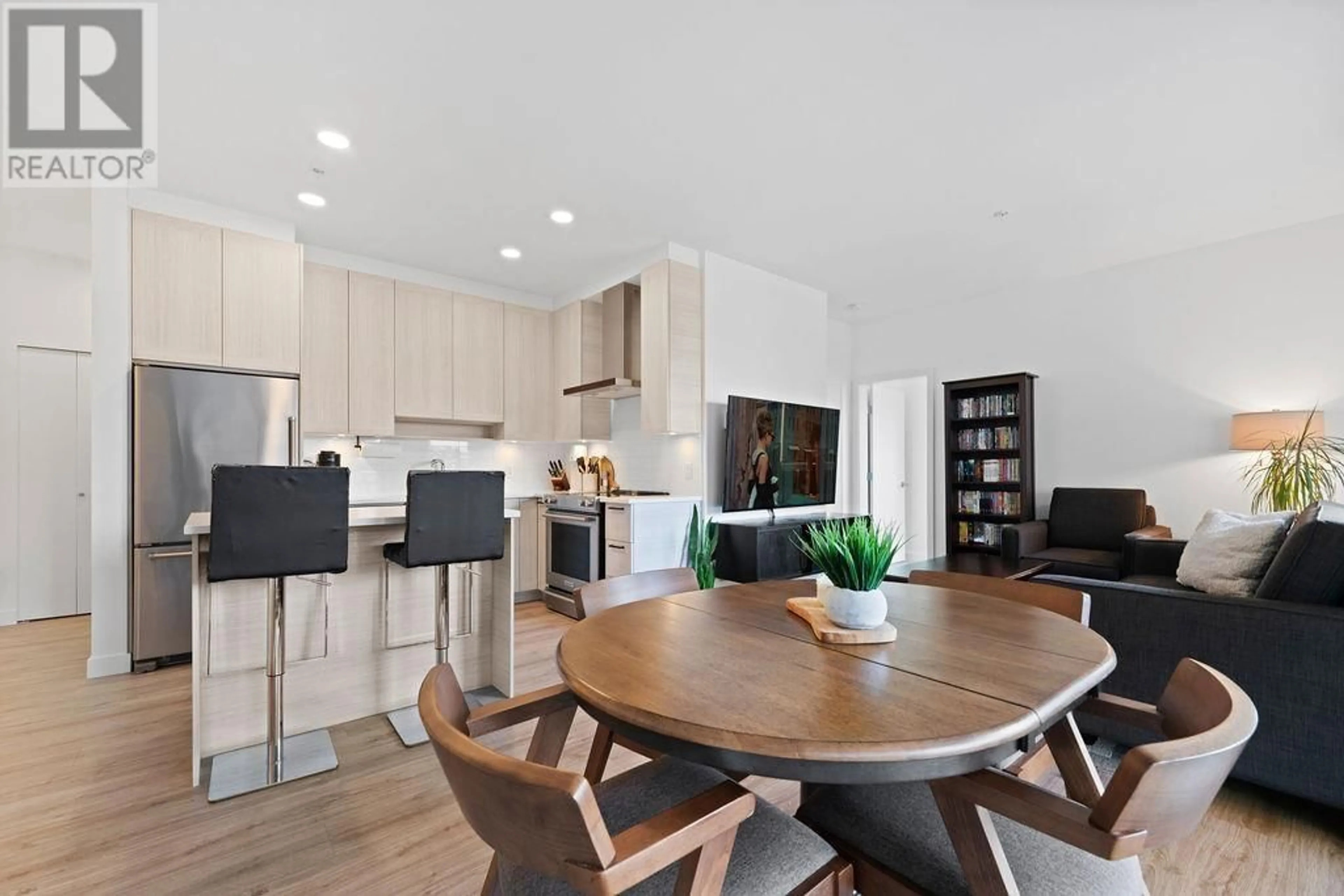 Open concept kitchen, unknown for 404 - 7133 14TH AVENUE, Burnaby British Columbia V3N0H5