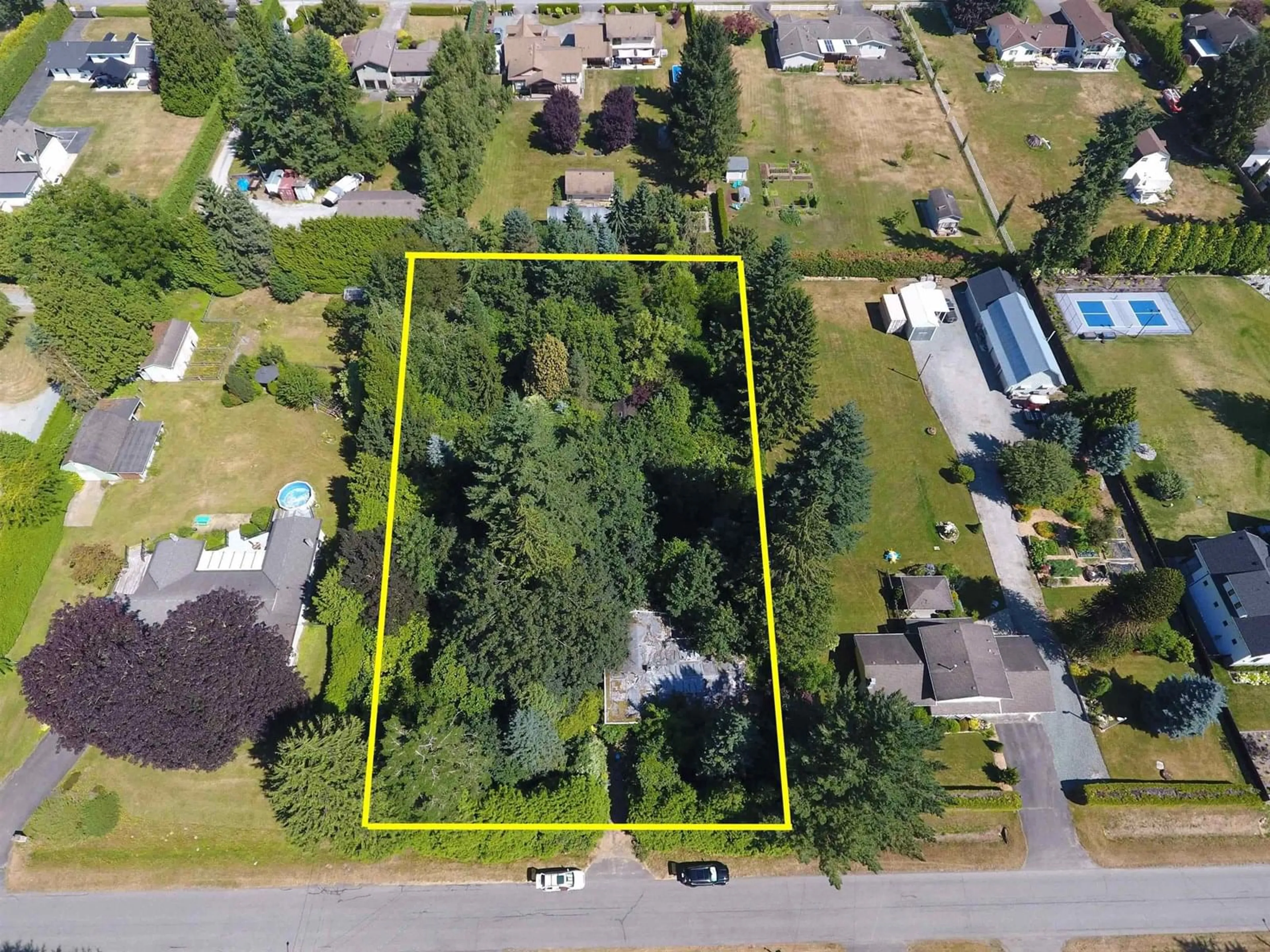 A pic from outside/outdoor area/front of a property/back of a property/a pic from drone, street for 24919 57, Langley British Columbia V4W1T6