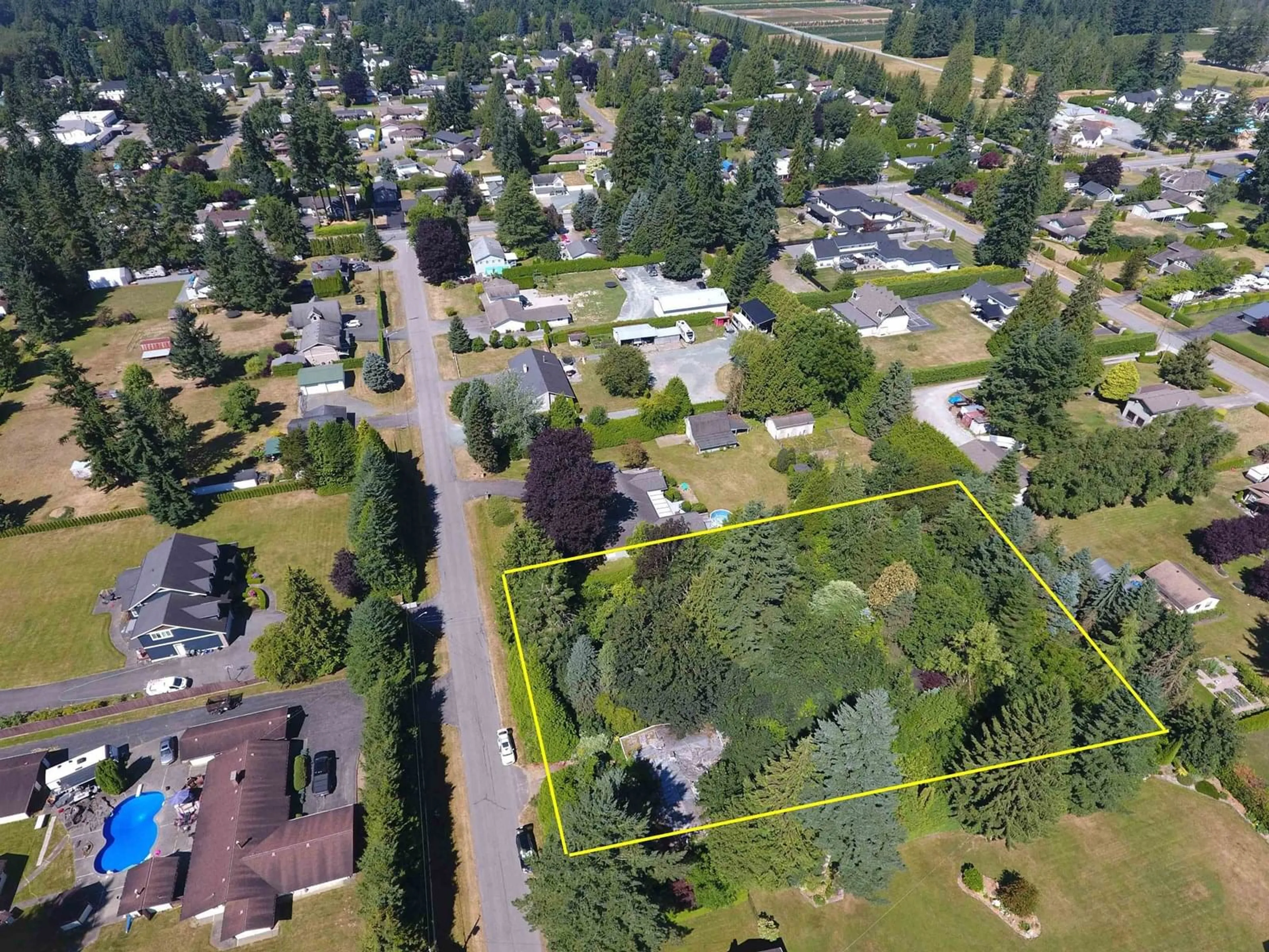 A pic from outside/outdoor area/front of a property/back of a property/a pic from drone, street for 24919 57, Langley British Columbia V4W1T6