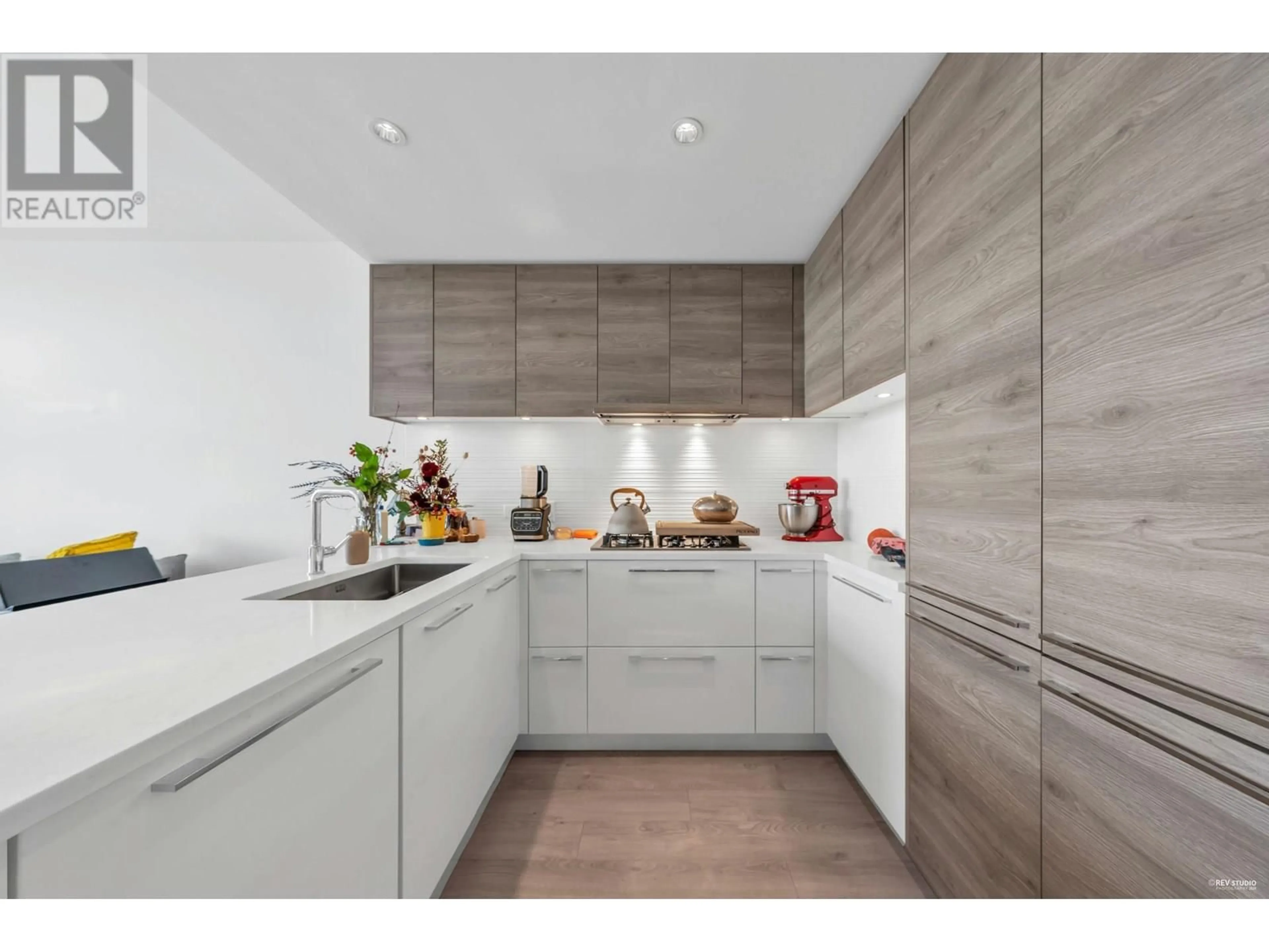 Contemporary kitchen, unknown for 709 - 7303 NOBLE LANE, Burnaby British Columbia V3N0H2