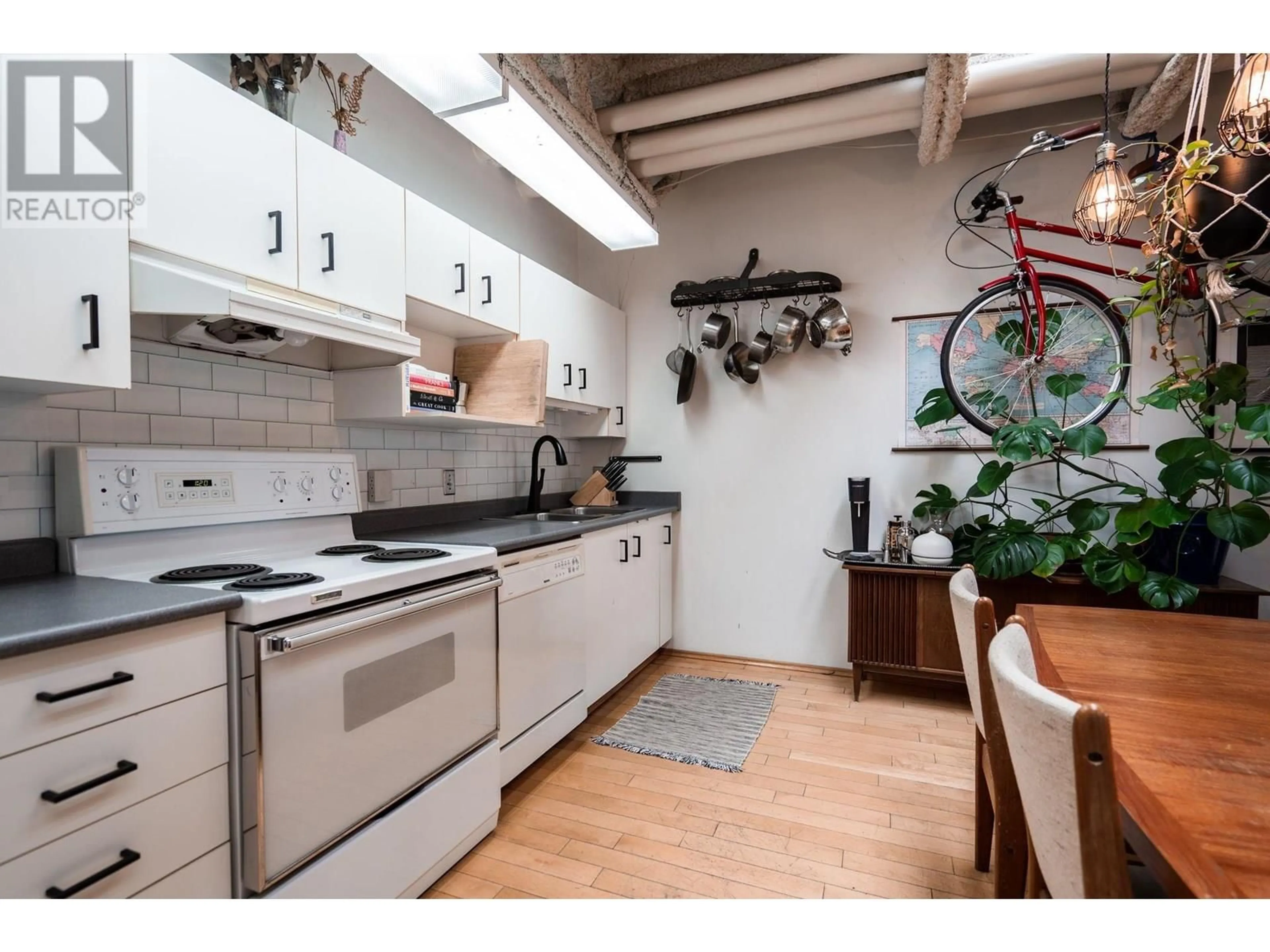 Standard kitchen, unknown for 420 - 350 2ND AVENUE, Vancouver British Columbia V5T4R8