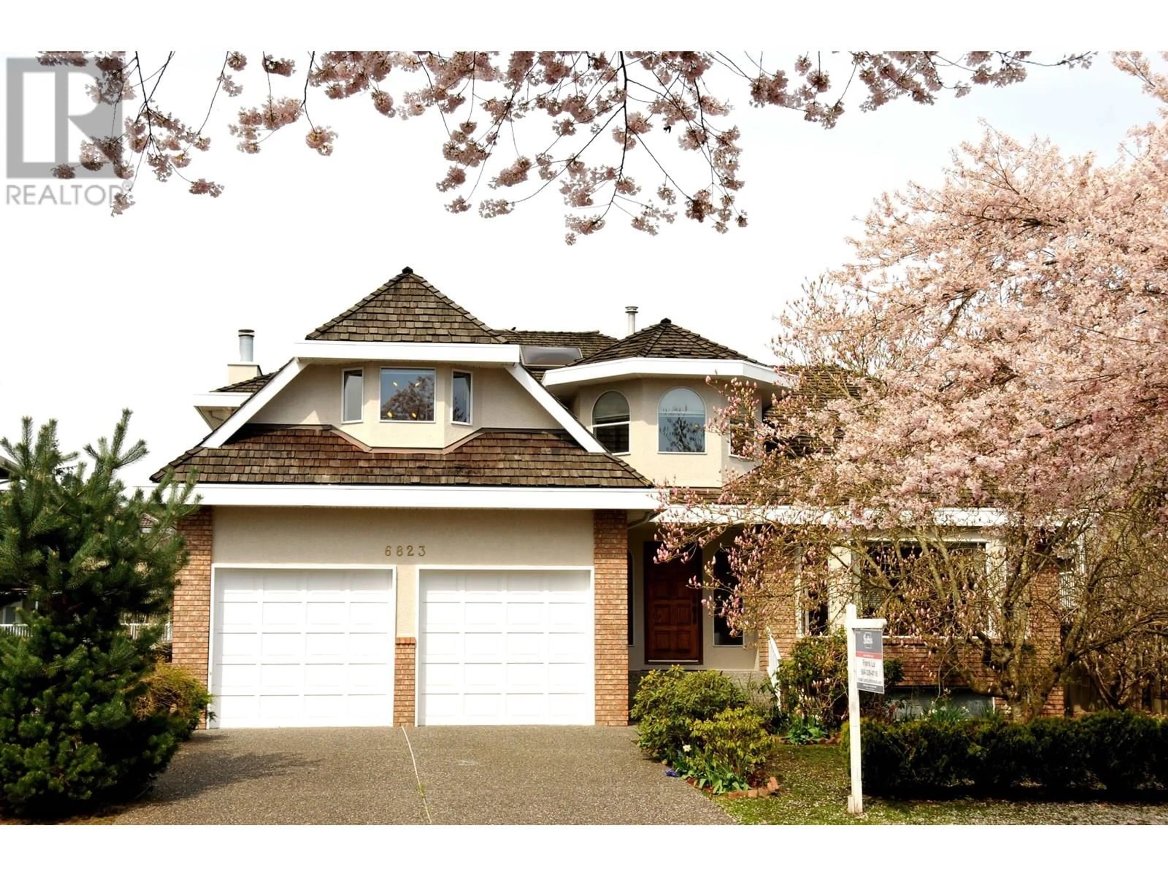 Home with vinyl exterior material, street for 6823 GRANT PLACE, Burnaby British Columbia V5B4X4