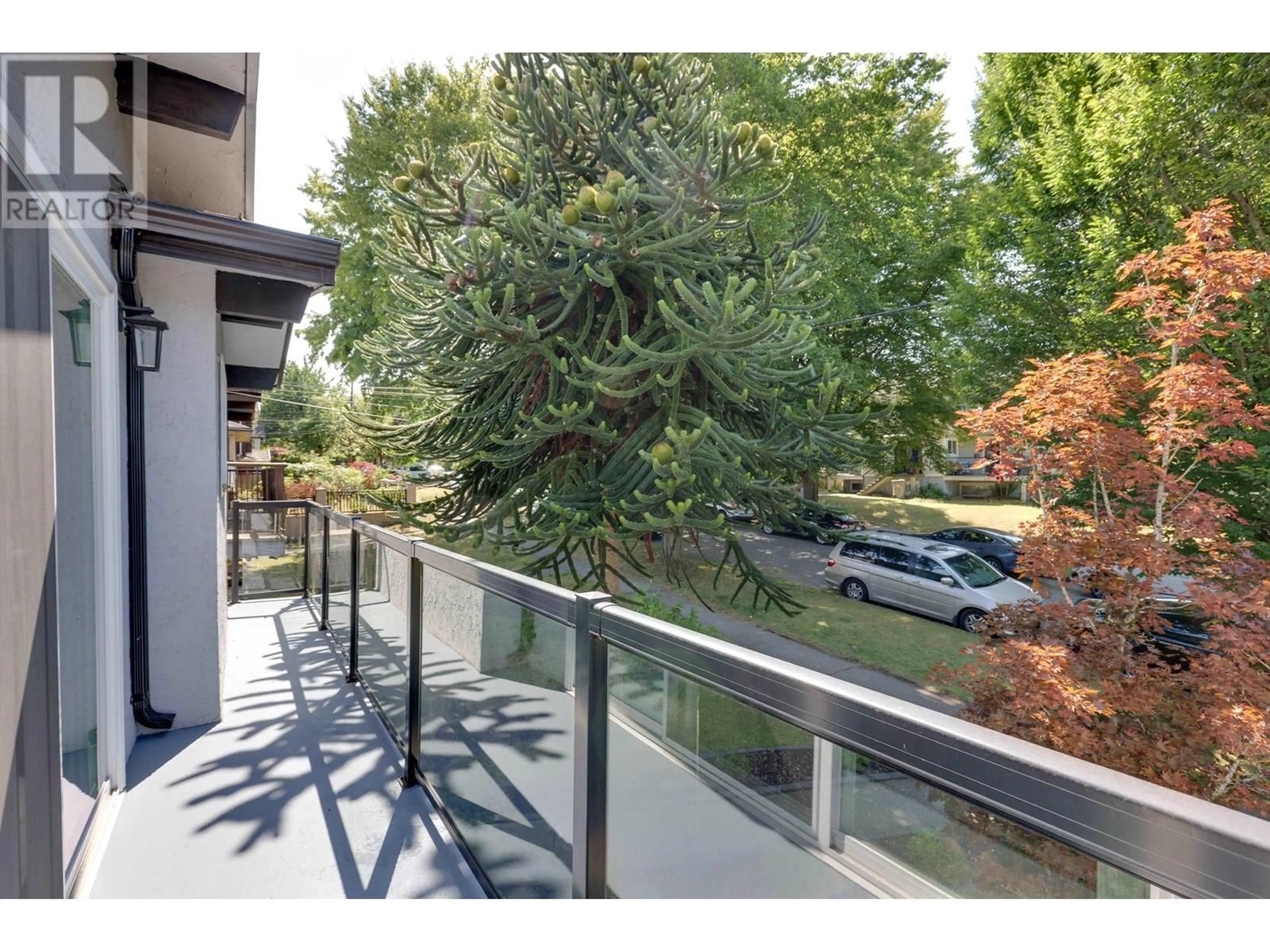 Patio, street for 4516 GOTHARD STREET, Vancouver British Columbia V5R3K7