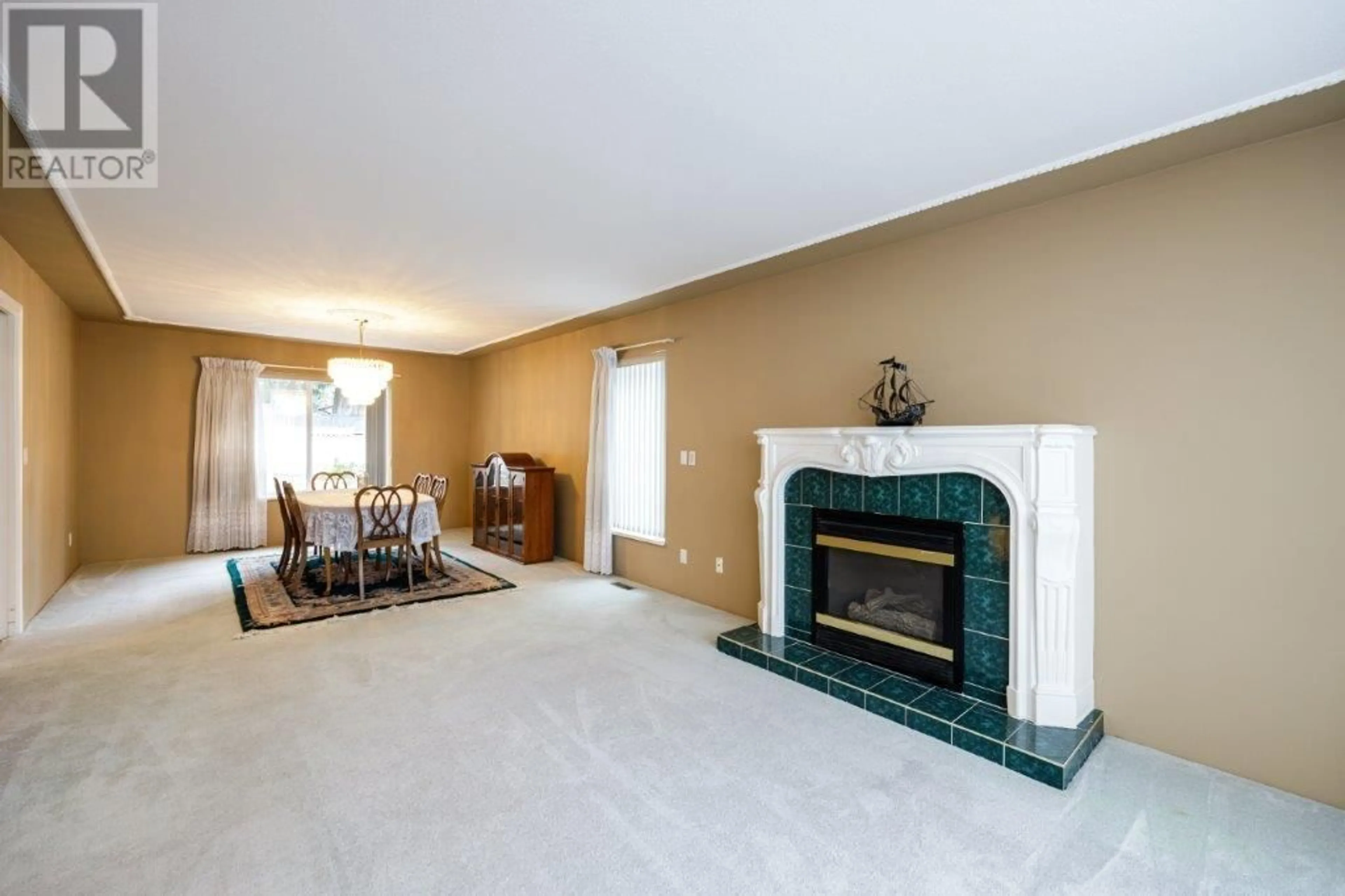 Living room with furniture, unknown for 1148 RONAYNE ROAD, North Vancouver British Columbia V7K1H3