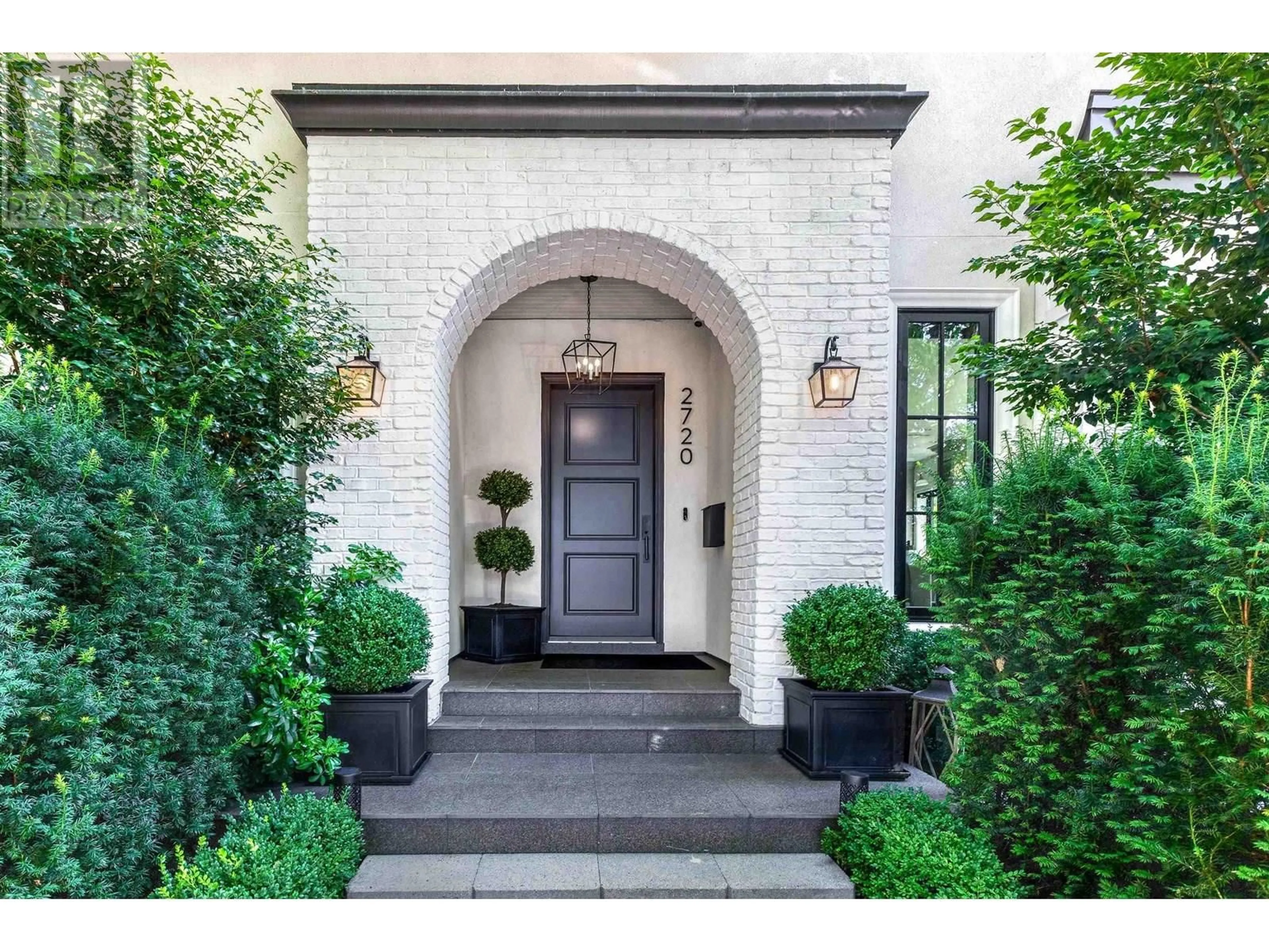 Indoor entryway for 2720 STEPHENS STREET, Vancouver British Columbia V6K0C8