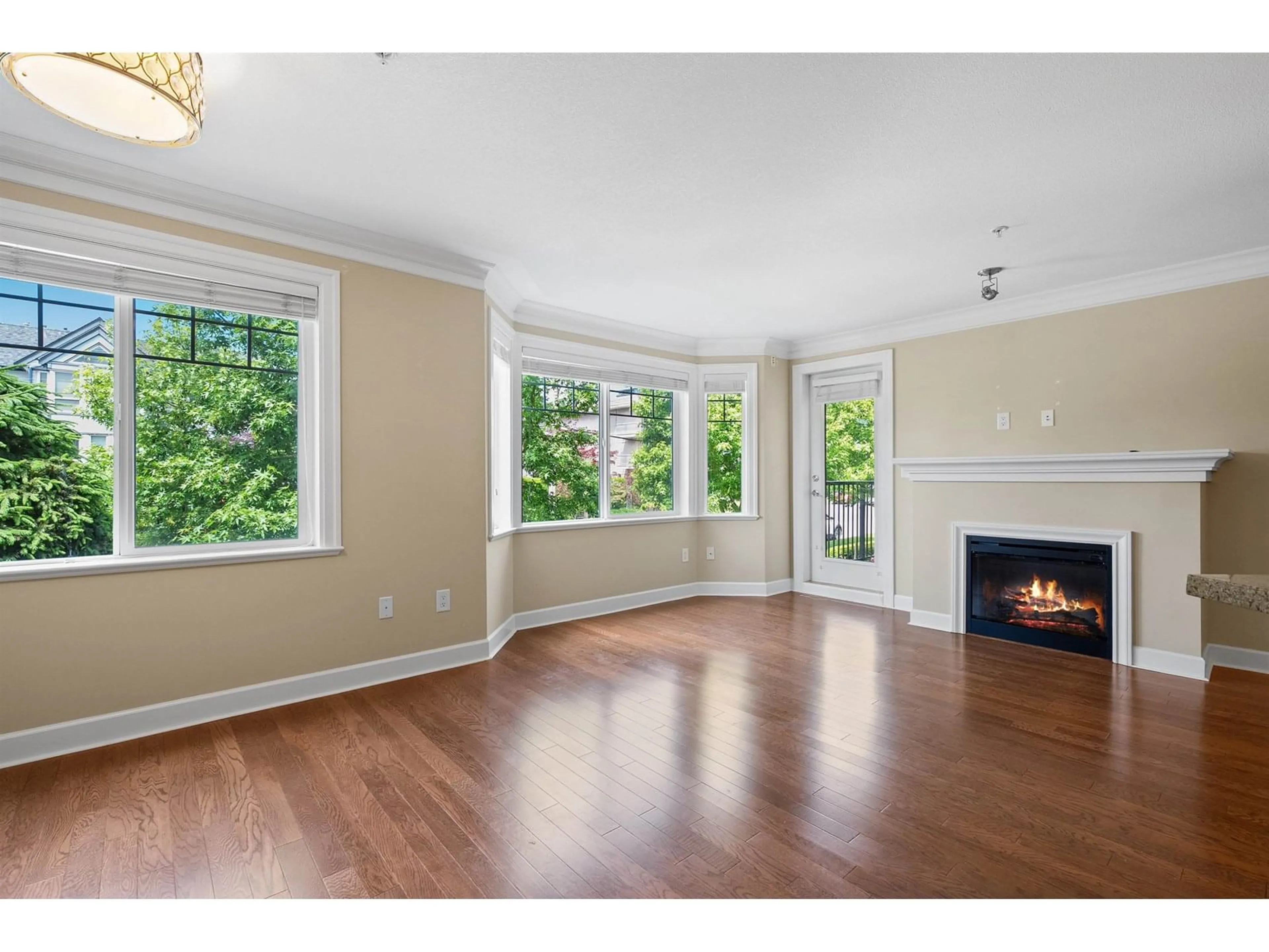 Unknown for 207 - 15357 ROPER, White Rock British Columbia V4B2G2