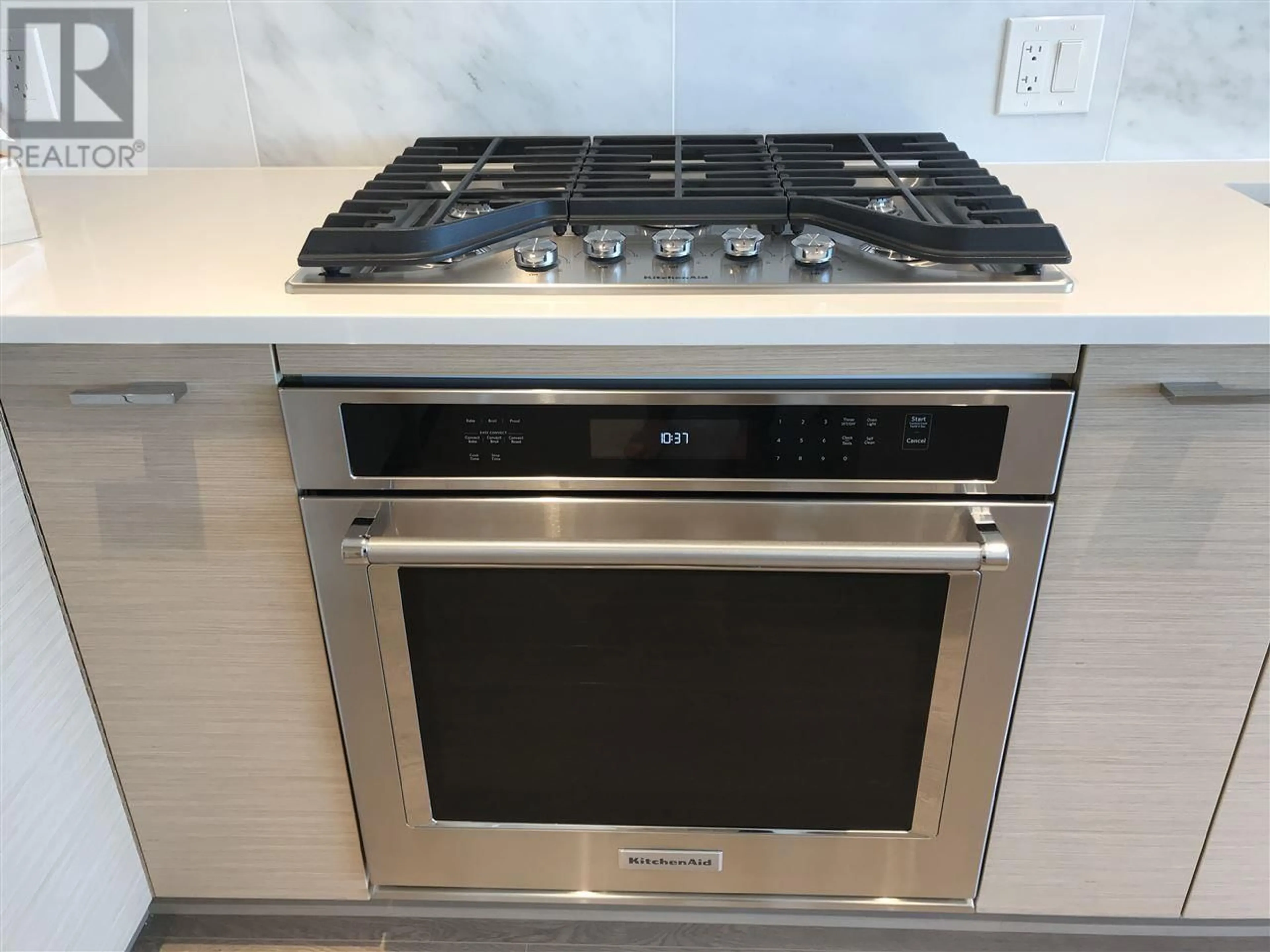 Standard kitchen, ceramic/tile floor for 1806 - 6700 DUNBLANE AVENUE, Burnaby British Columbia V5H0J3