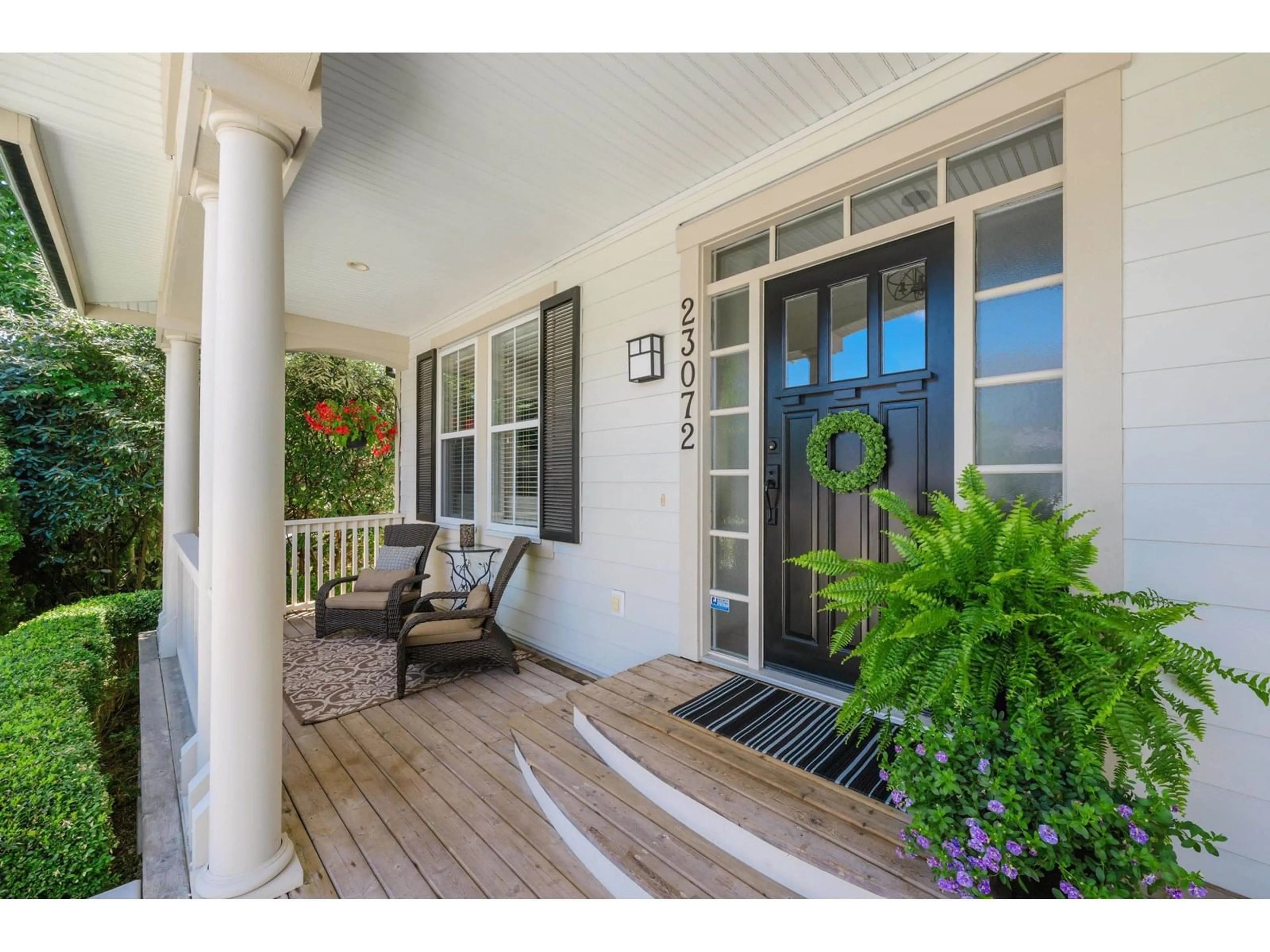 Indoor entryway for 23072 MUENCH, Langley British Columbia V1M4G6