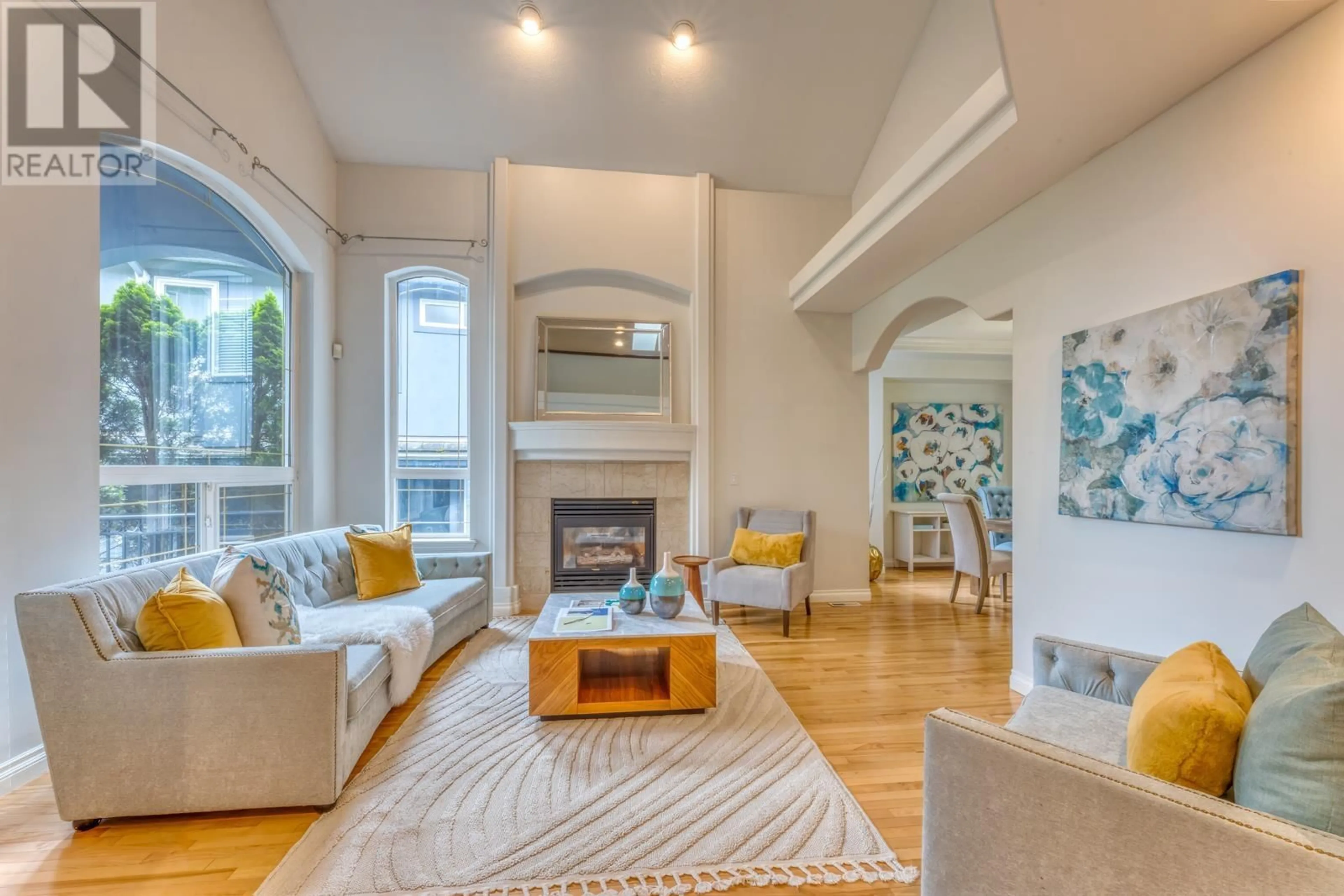 Living room with furniture, unknown for 62 HETT CREEK DRIVE, Port Moody British Columbia V3H5B5