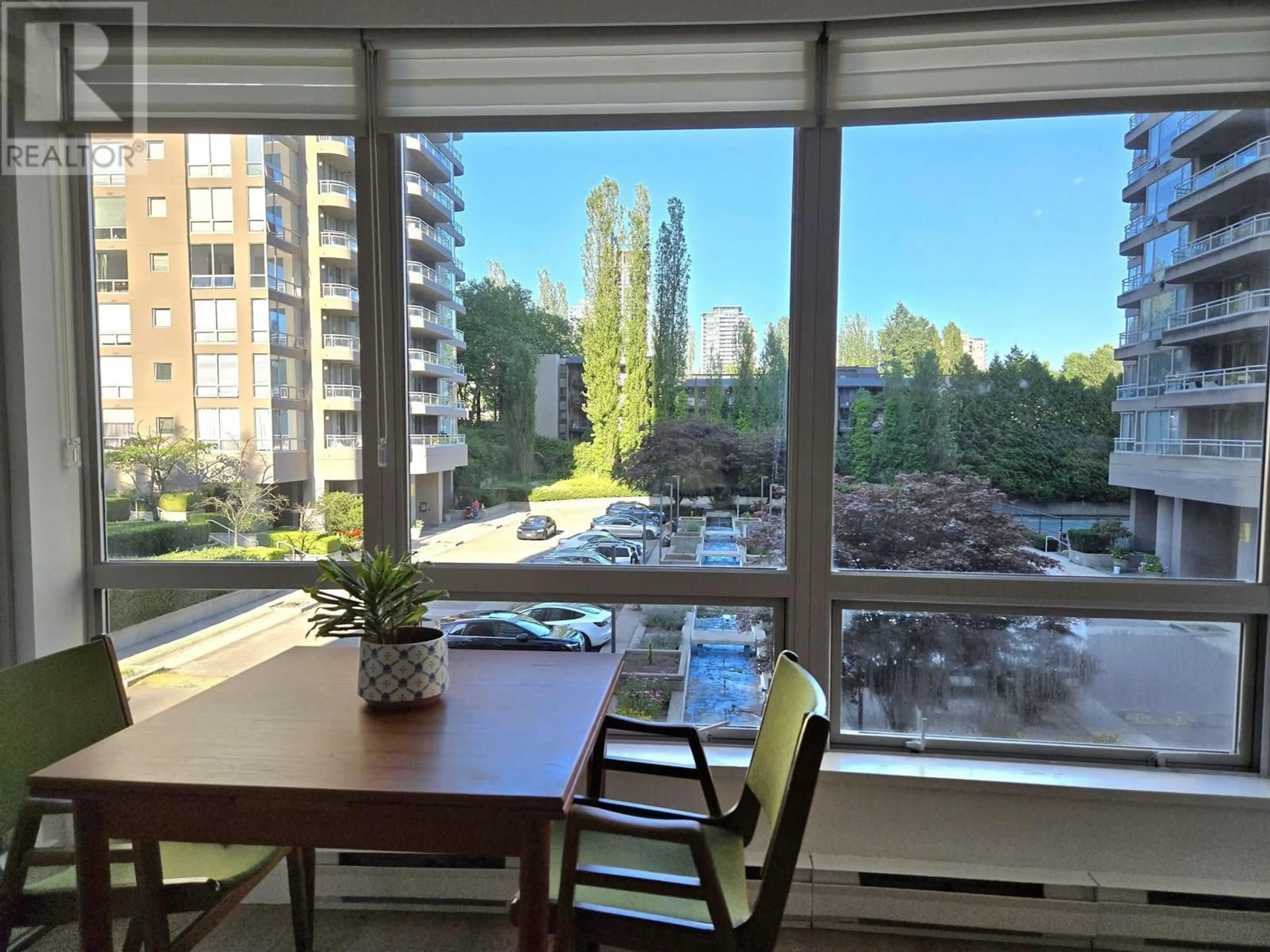 A pic of a room for 201 - 9603 MANCHESTER DRIVE, Burnaby British Columbia V3N4Y7