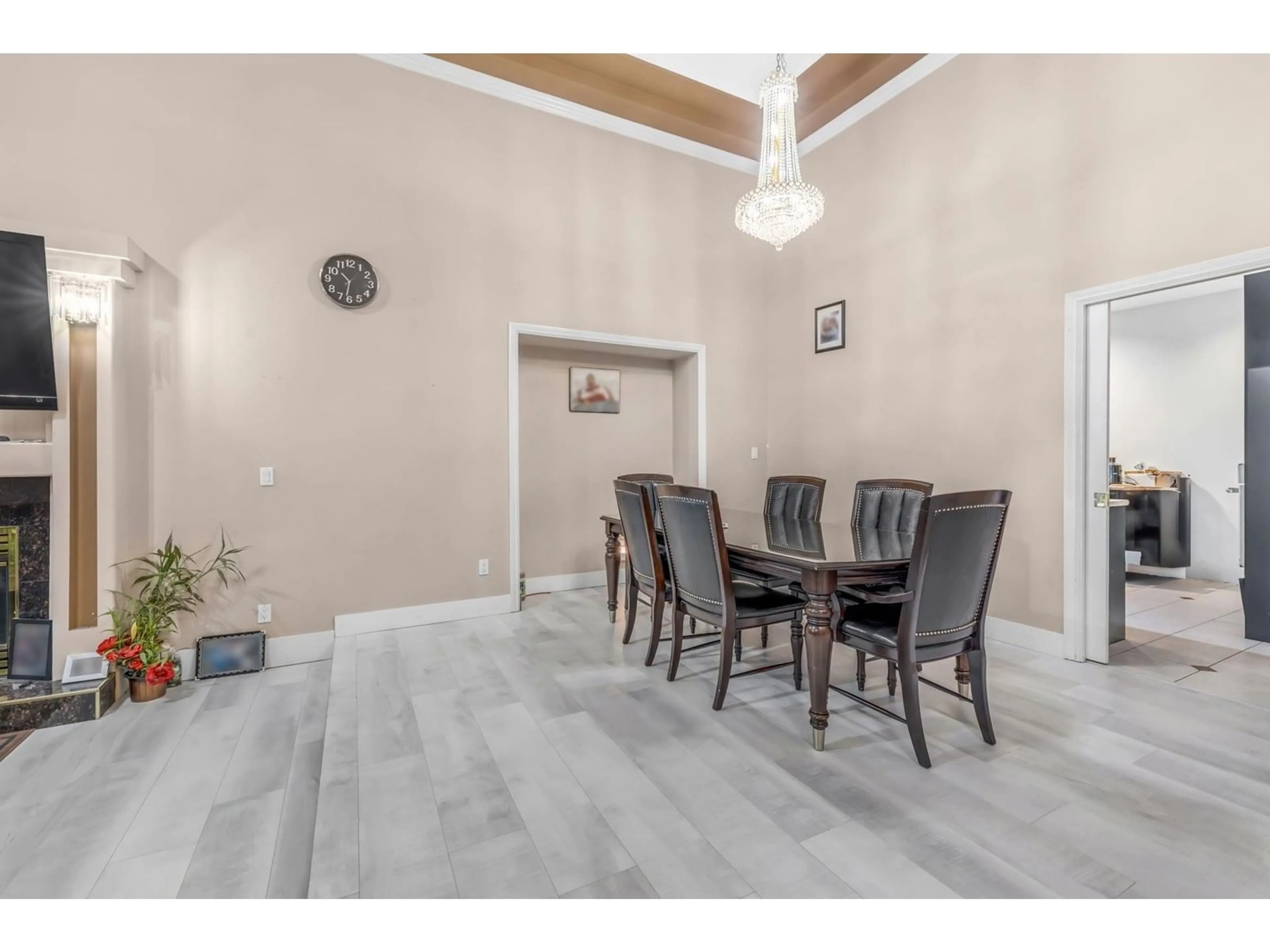 Dining room, wood/laminate floor for 9534 124, Surrey British Columbia V3V4S4