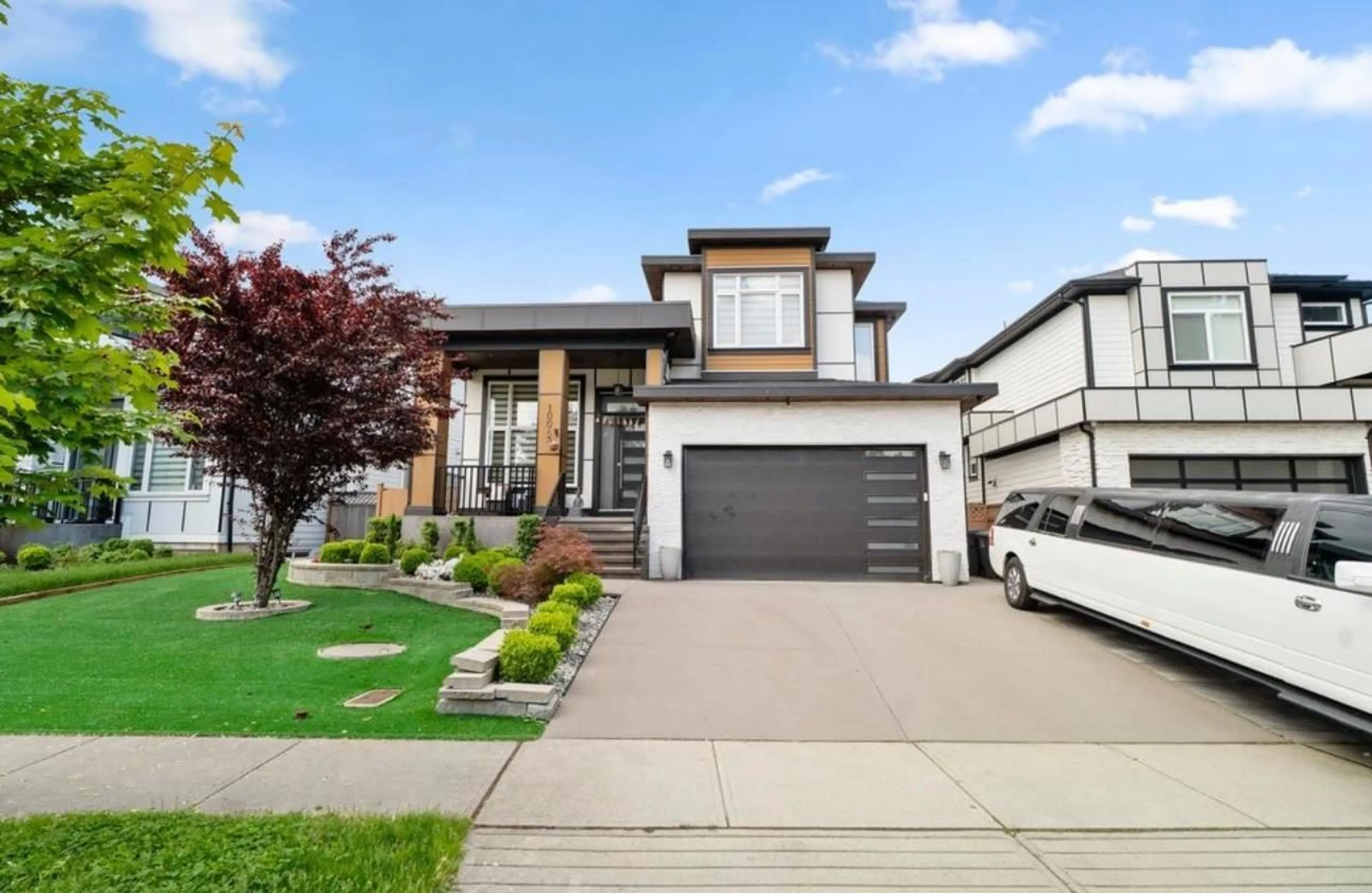 Home with vinyl exterior material, street for 10043 172A, Surrey British Columbia V4N6V8
