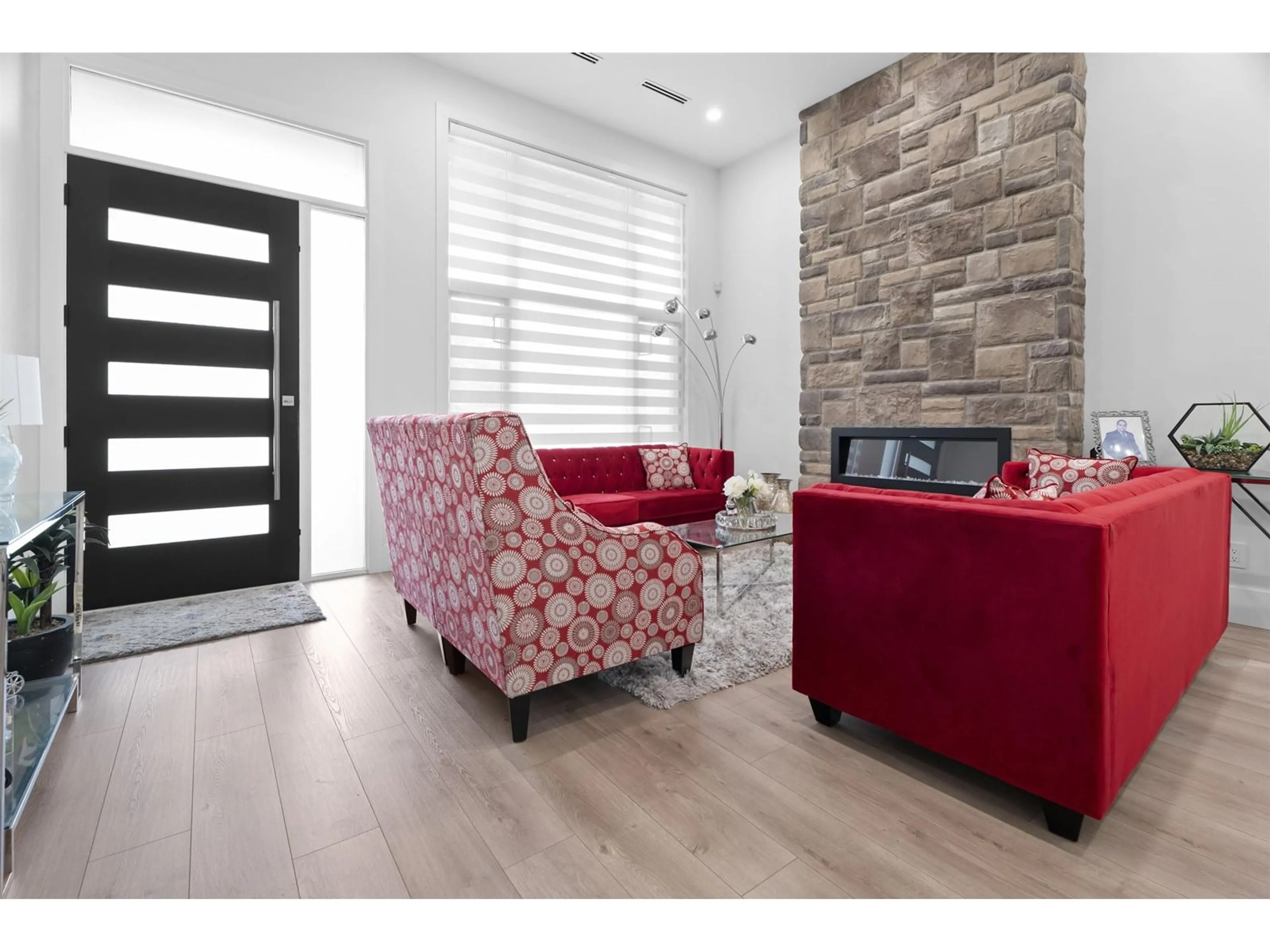 Living room with furniture, unknown for 10043 172A, Surrey British Columbia V4N6V8