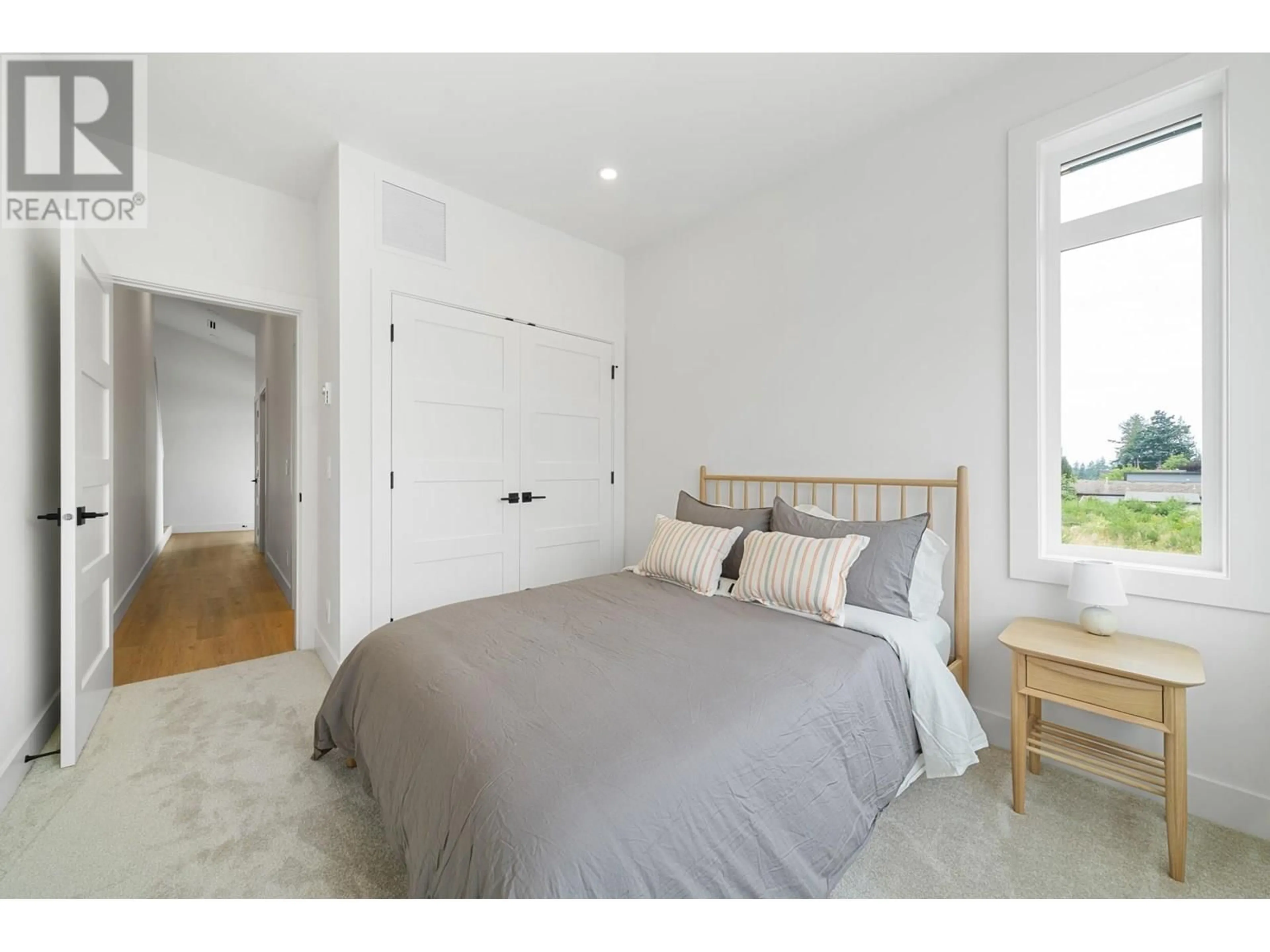 Bedroom with bed, unknown for 7 - 5522 MCCOURT ROAD, Sechelt British Columbia V0N3A7