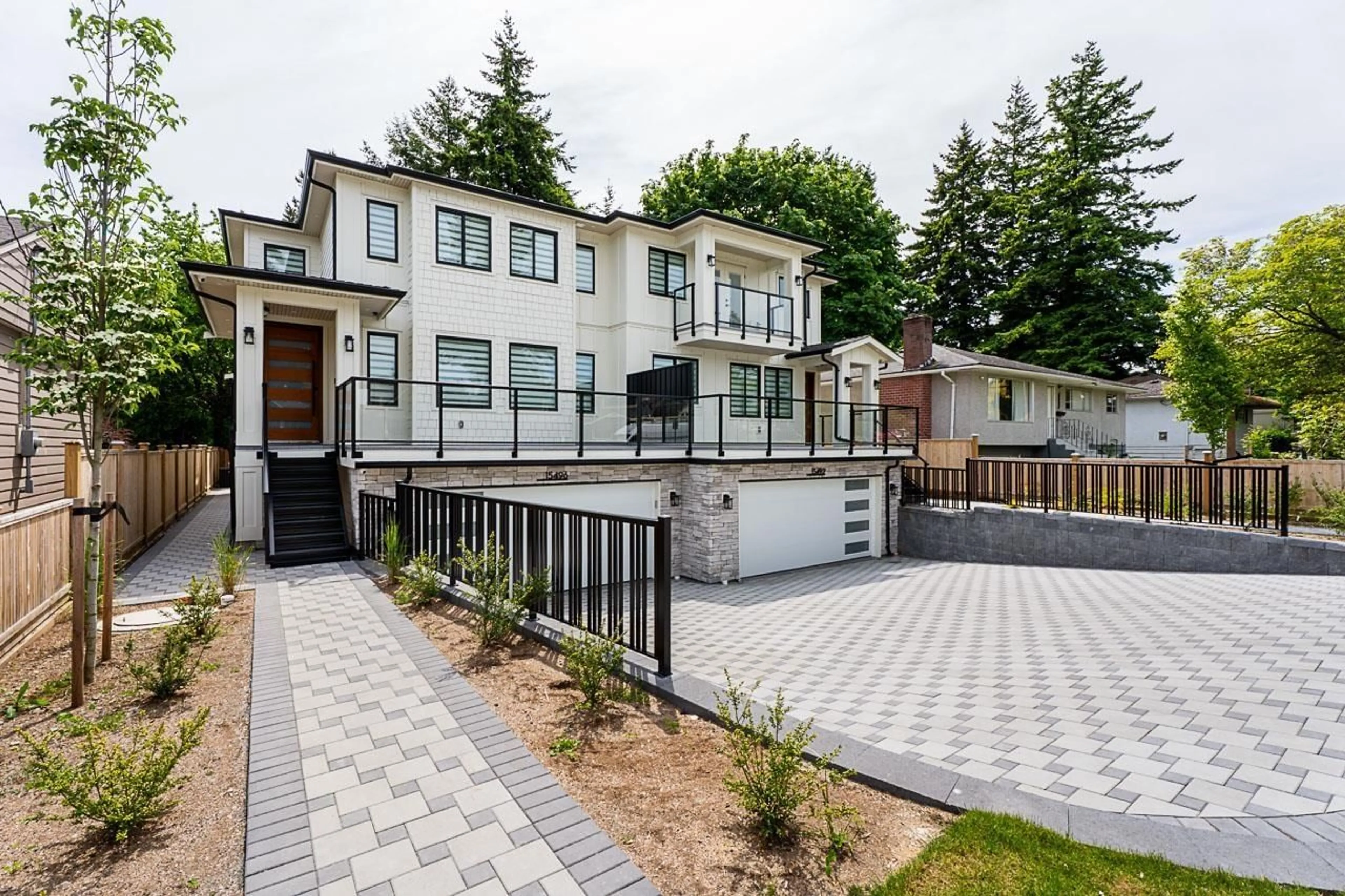 Unknown for 15496 THRIFT, White Rock British Columbia V4B2L9