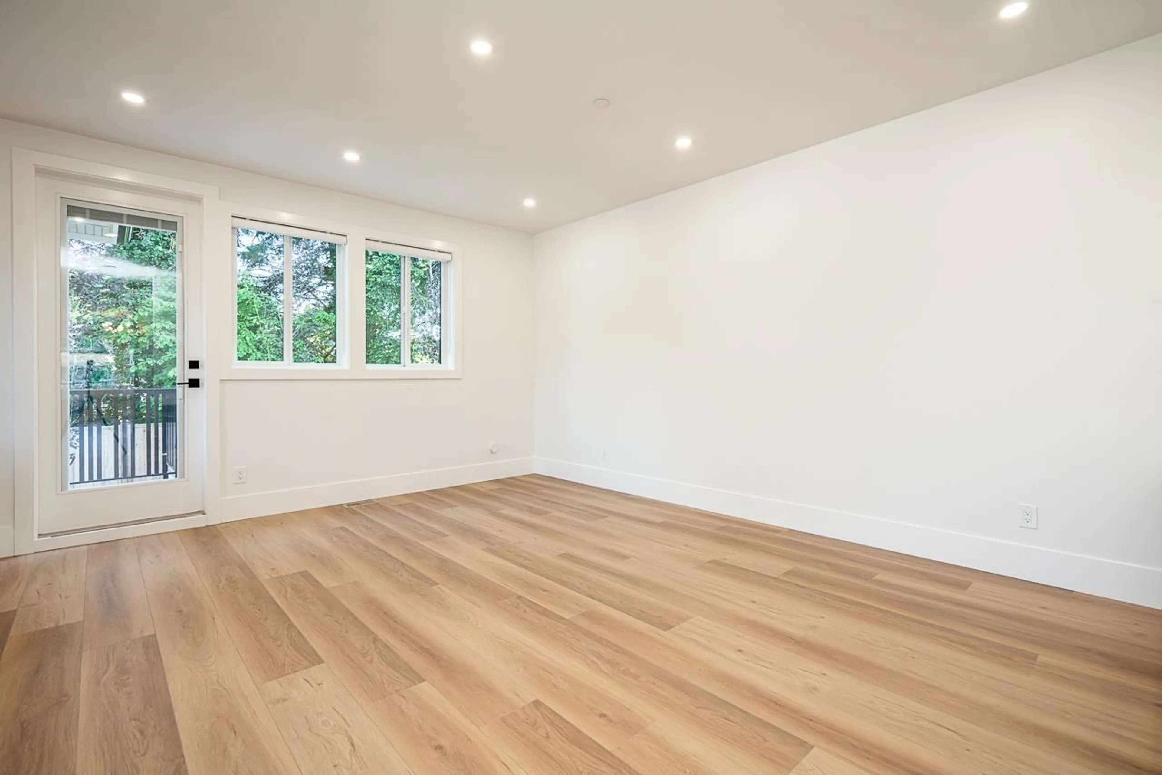 A pic of a room for 15496 THRIFT, White Rock British Columbia V4B2L9