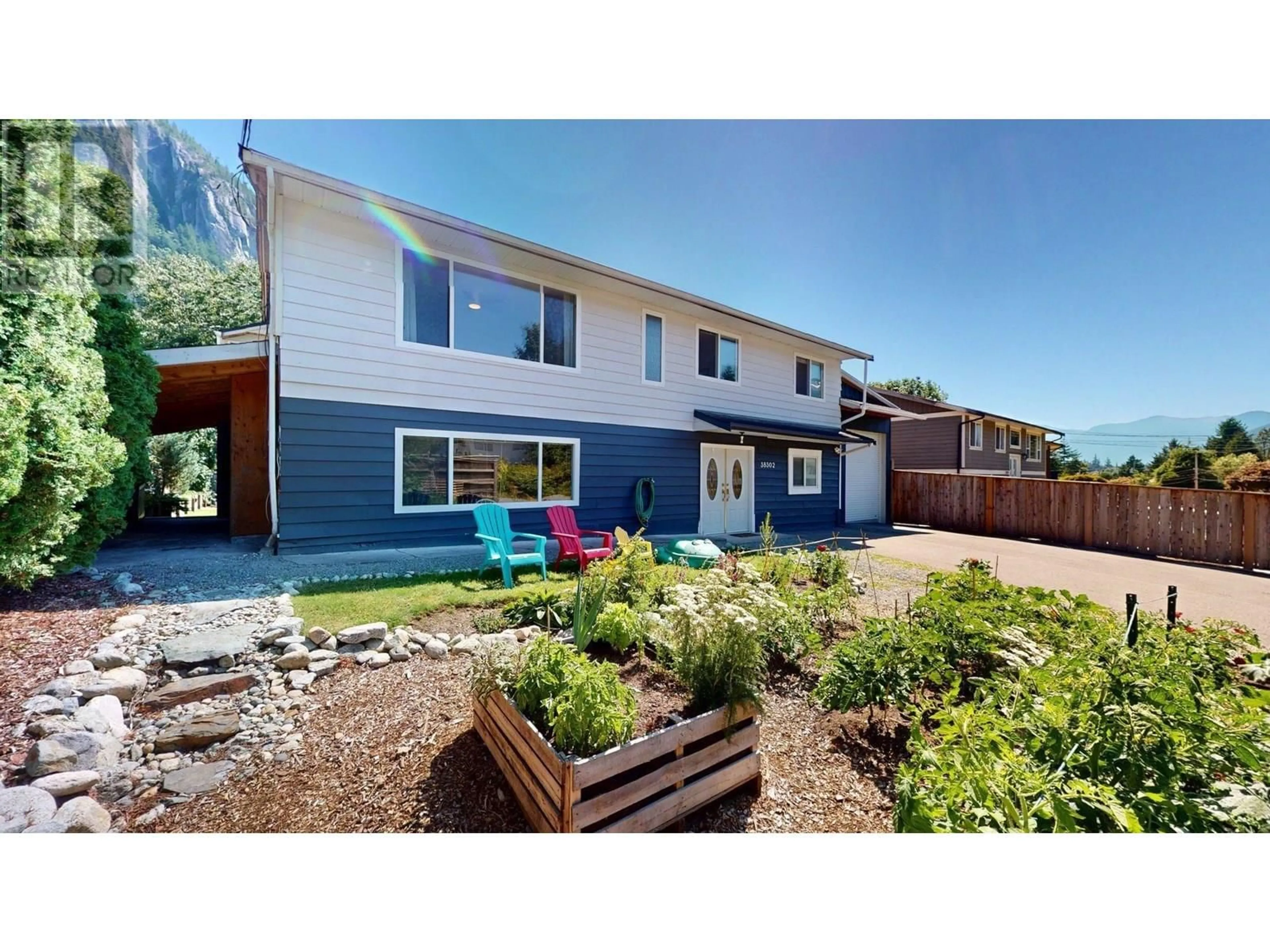 Unknown for 38302 HEMLOCK AVENUE, Squamish British Columbia V8B0W9