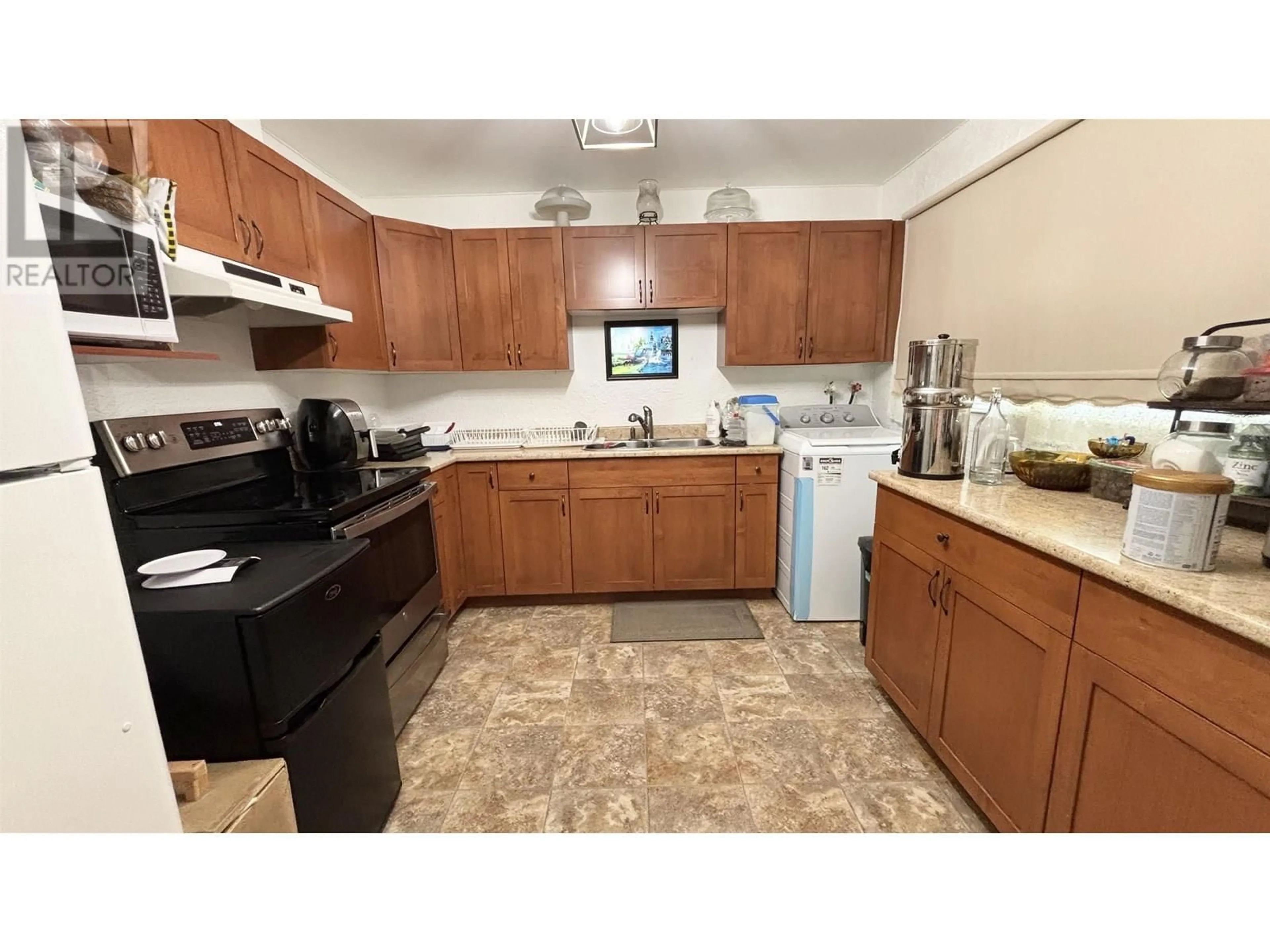 Standard kitchen, unknown for 40 OMENICA STREET, Kitimat British Columbia V8C1Z4
