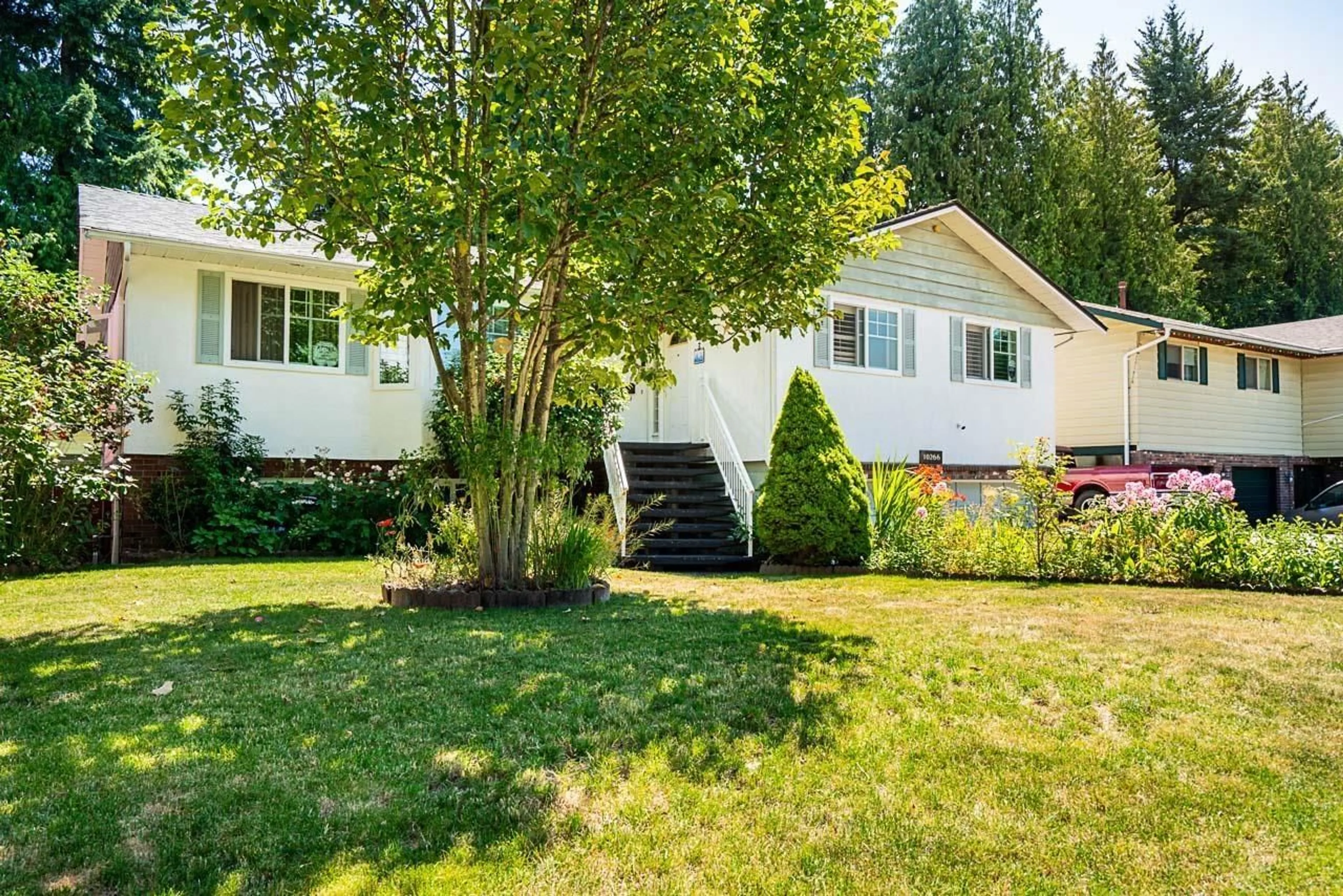 Home with vinyl exterior material, unknown for 10266 144A, Surrey British Columbia V3R3P8