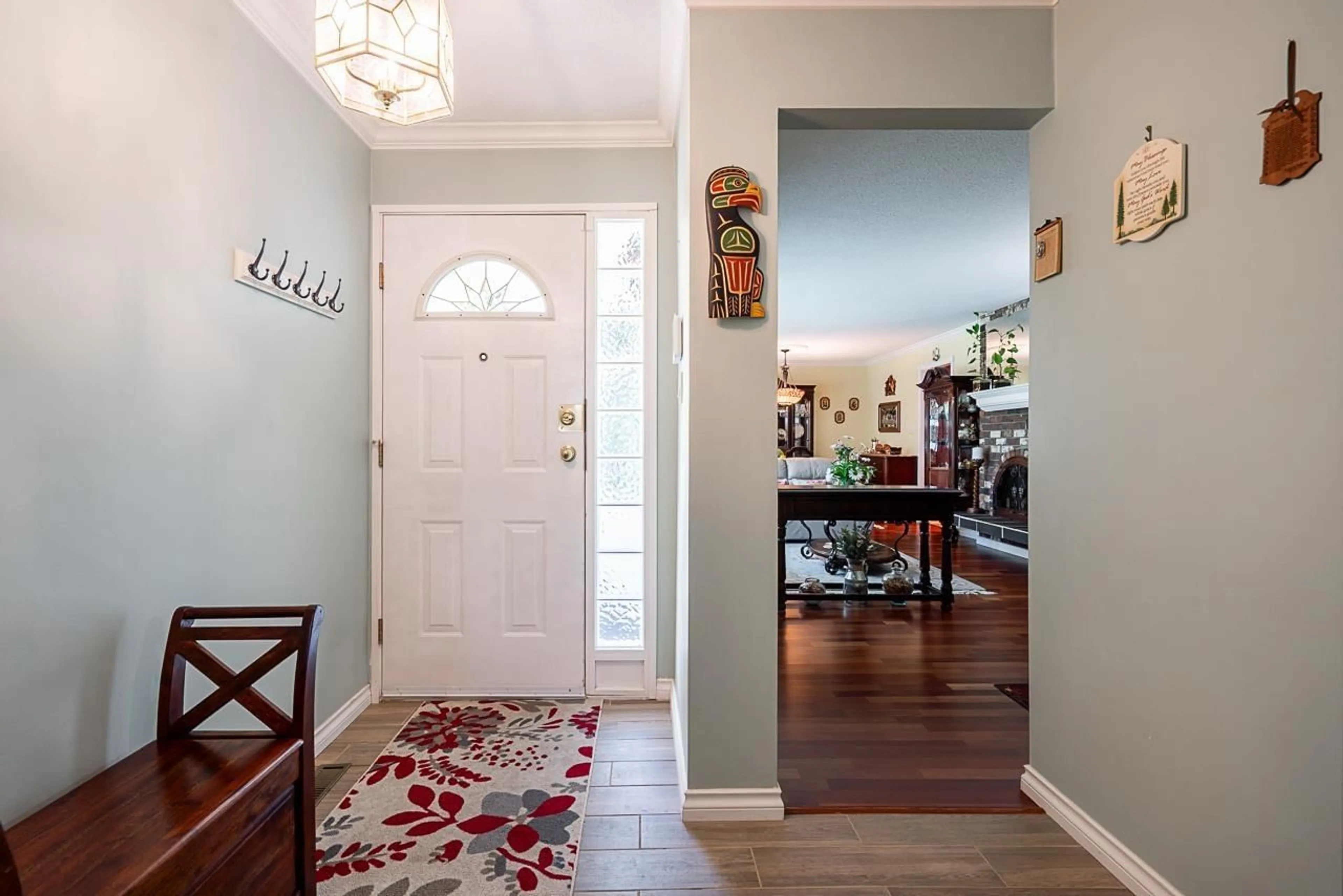 Indoor entryway for 10266 144A, Surrey British Columbia V3R3P8
