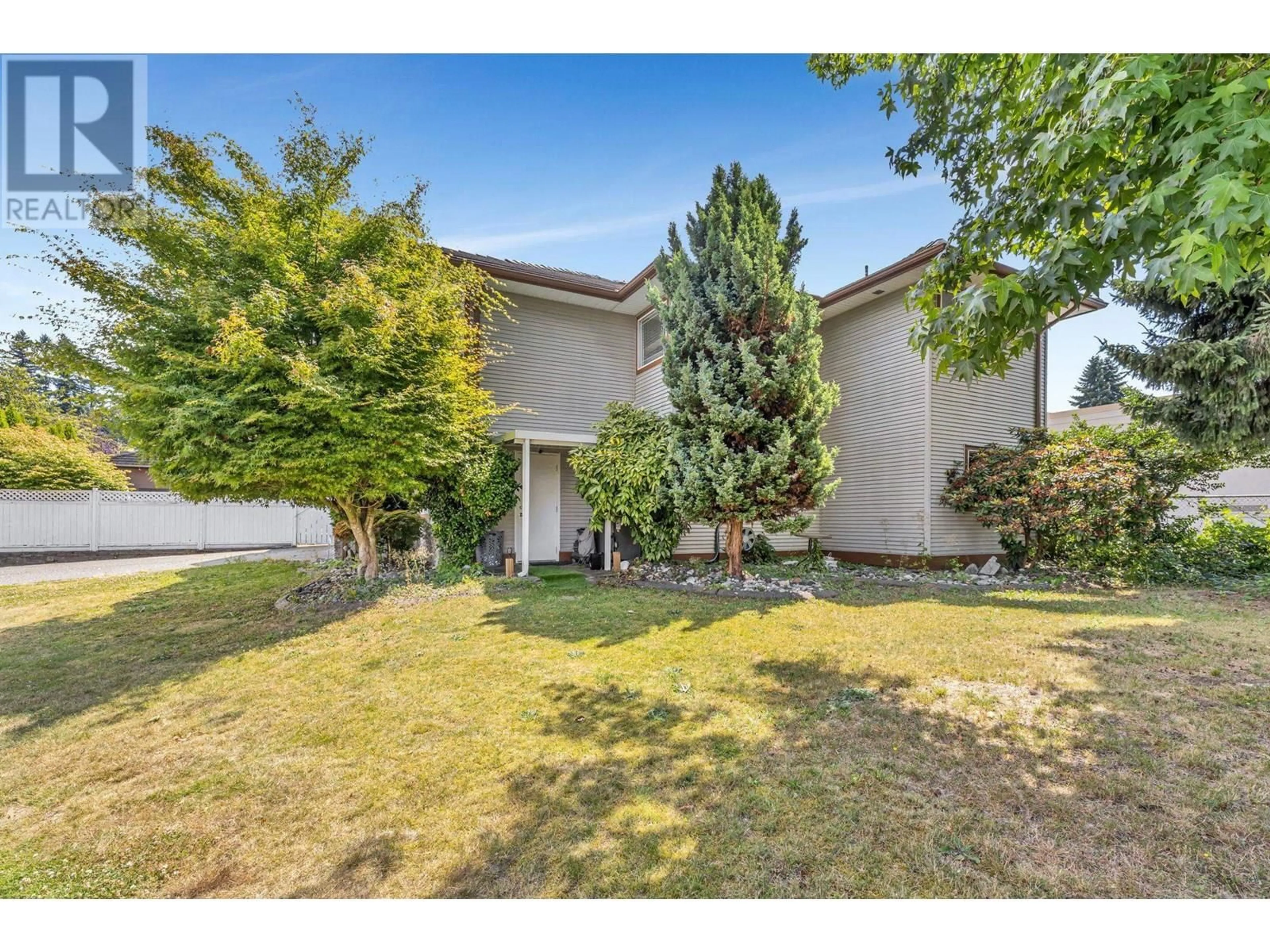 A pic from outside/outdoor area/front of a property/back of a property/a pic from drone, street for 20558 122 AVENUE, Maple Ridge British Columbia V2X2N6