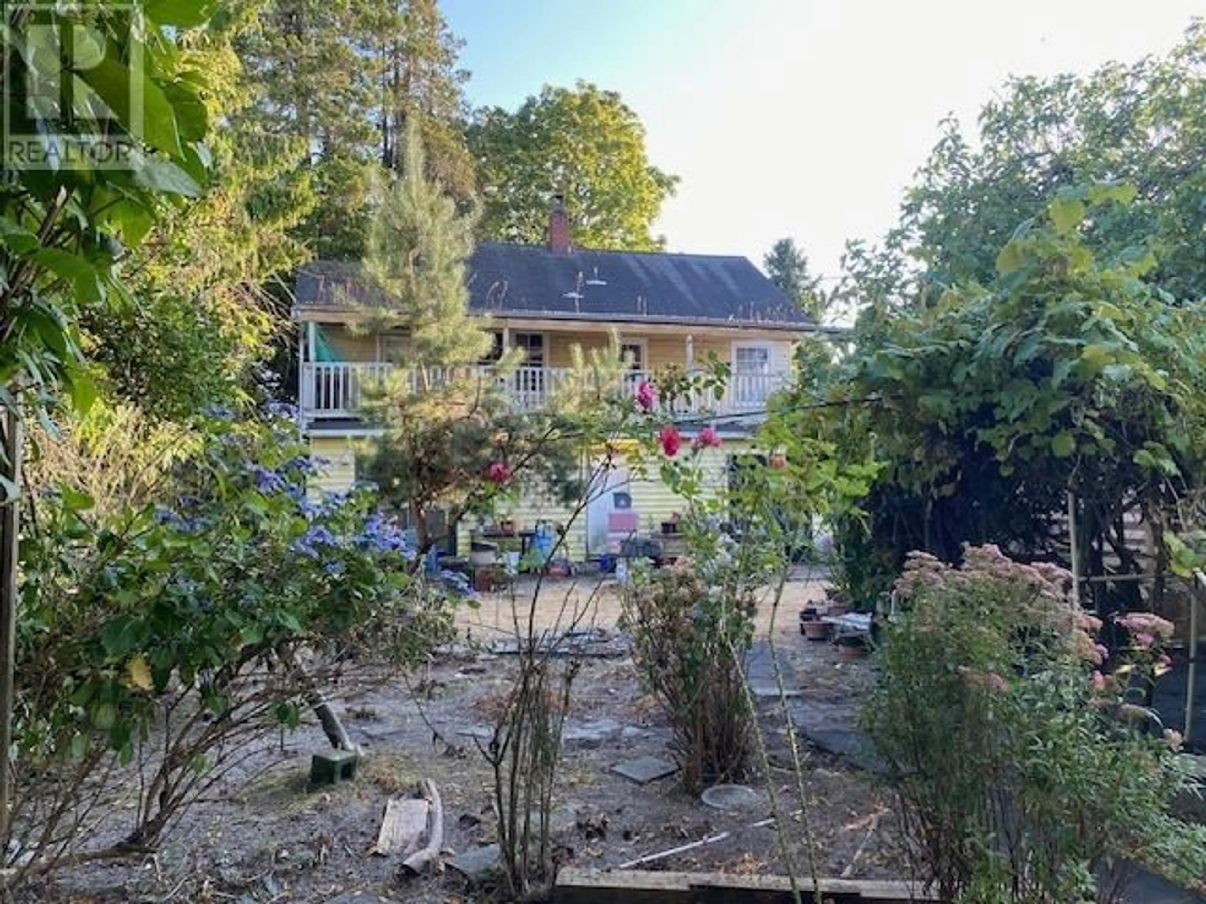 A pic from outside/outdoor area/front of a property/back of a property/a pic from drone, forest/trees view for 2320 BOEING AVENUE, Richmond British Columbia V7B1J3