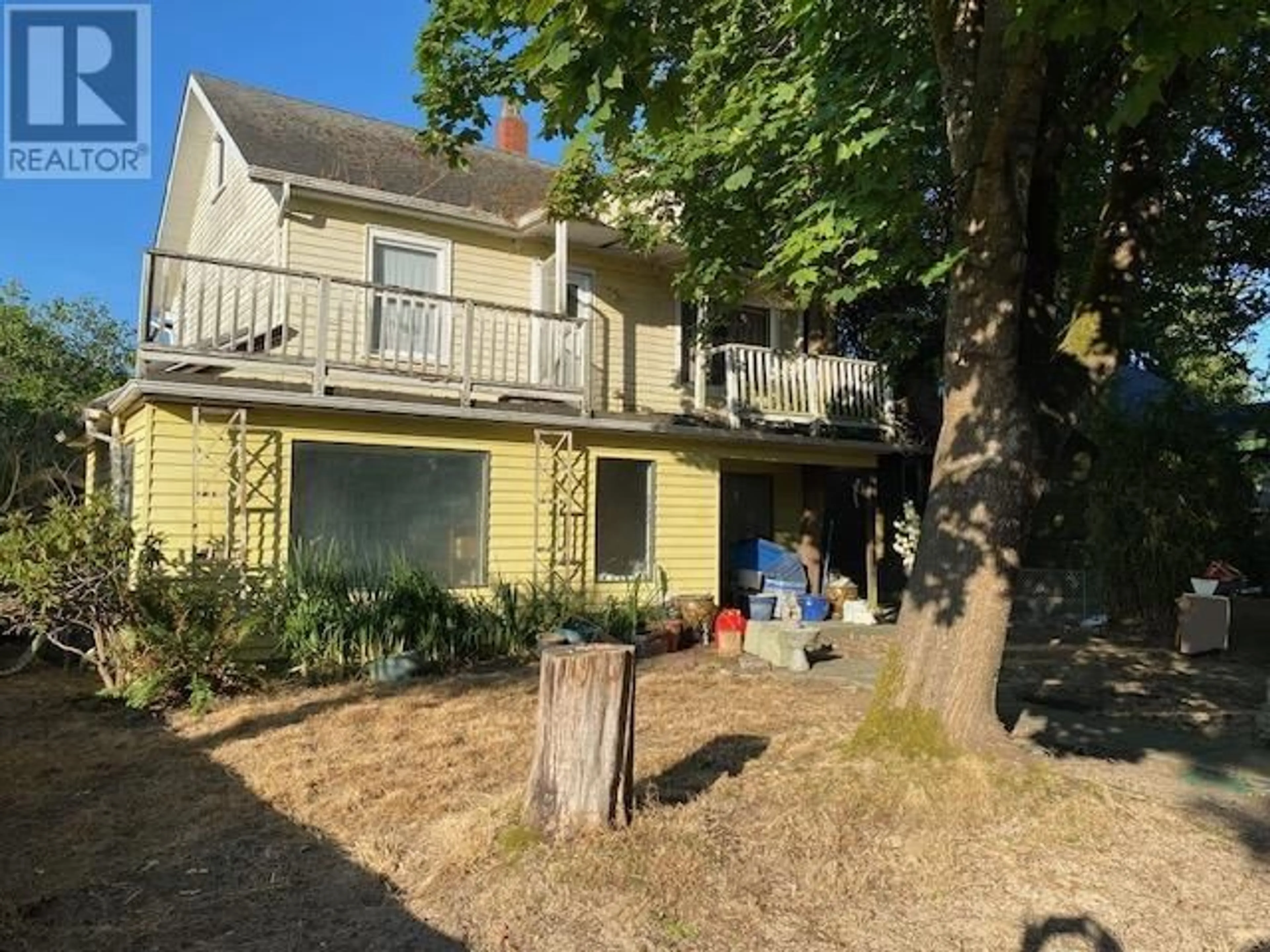 A pic from outside/outdoor area/front of a property/back of a property/a pic from drone, street for 2320 BOEING AVENUE, Richmond British Columbia V7B1J3