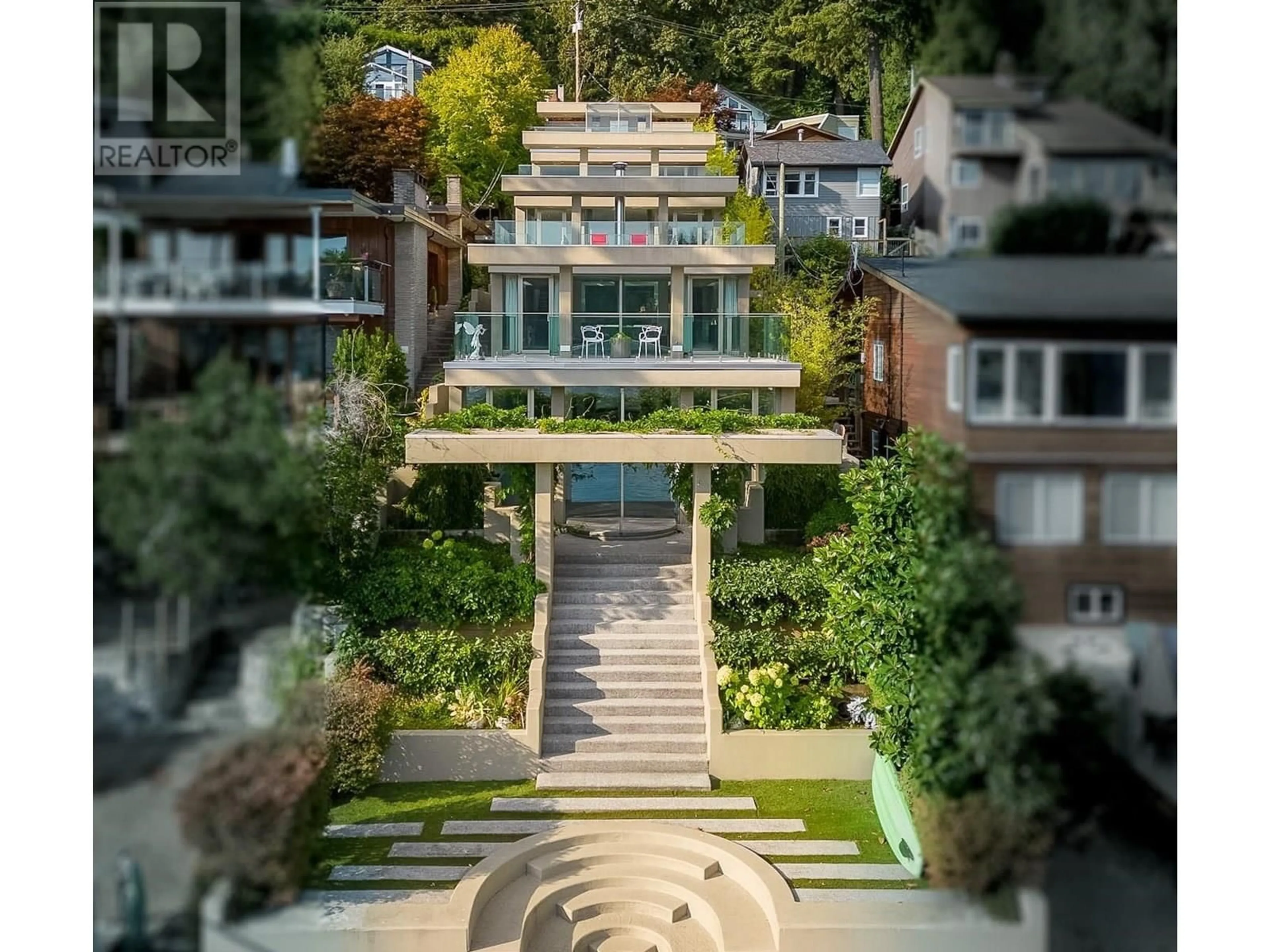 Stairs for 2724 PANORAMA DRIVE, North Vancouver British Columbia V7G1V6