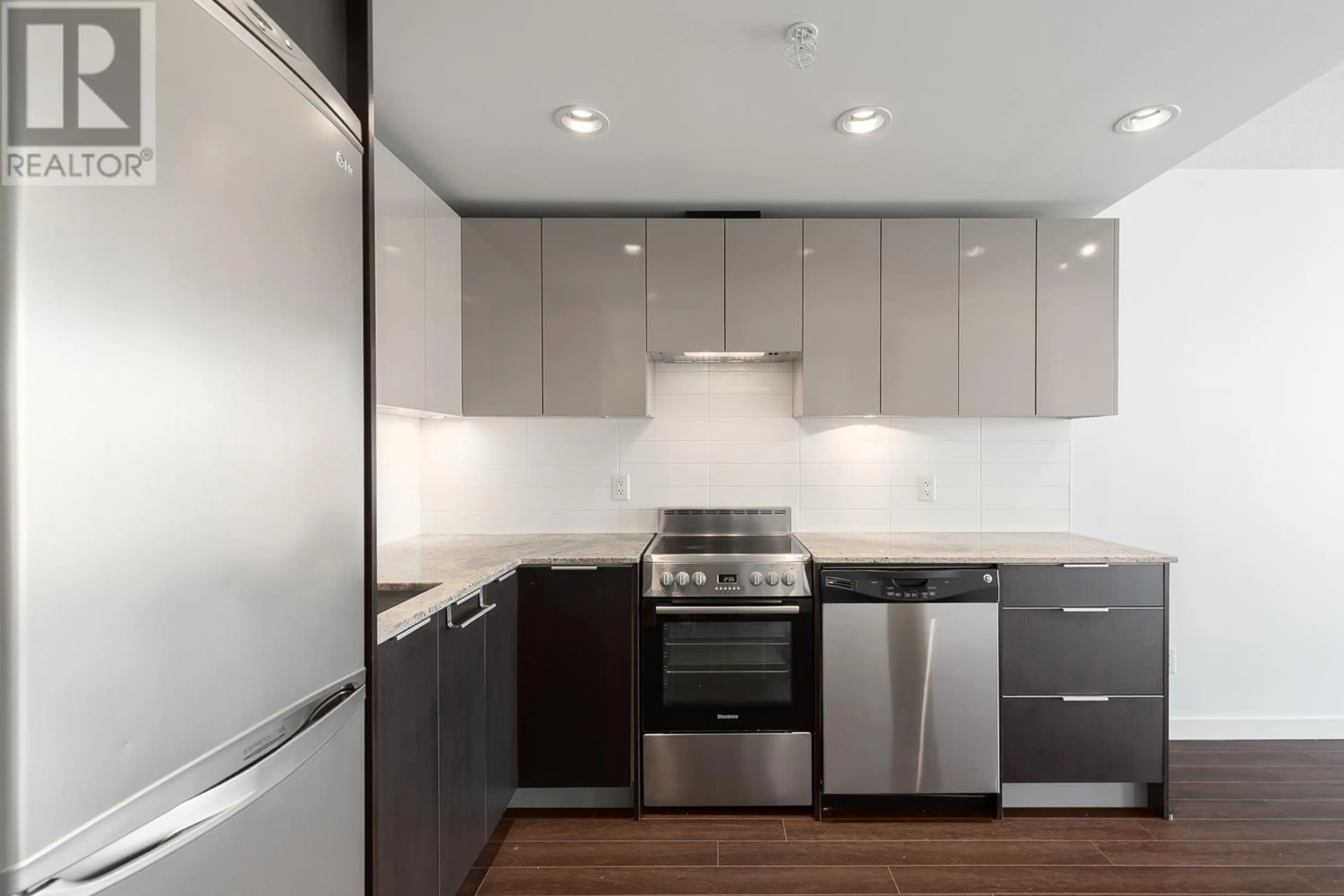 Standard kitchen, wood/laminate floor for 607 - 1919 WYLIE STREET, Vancouver British Columbia V5Y0E7