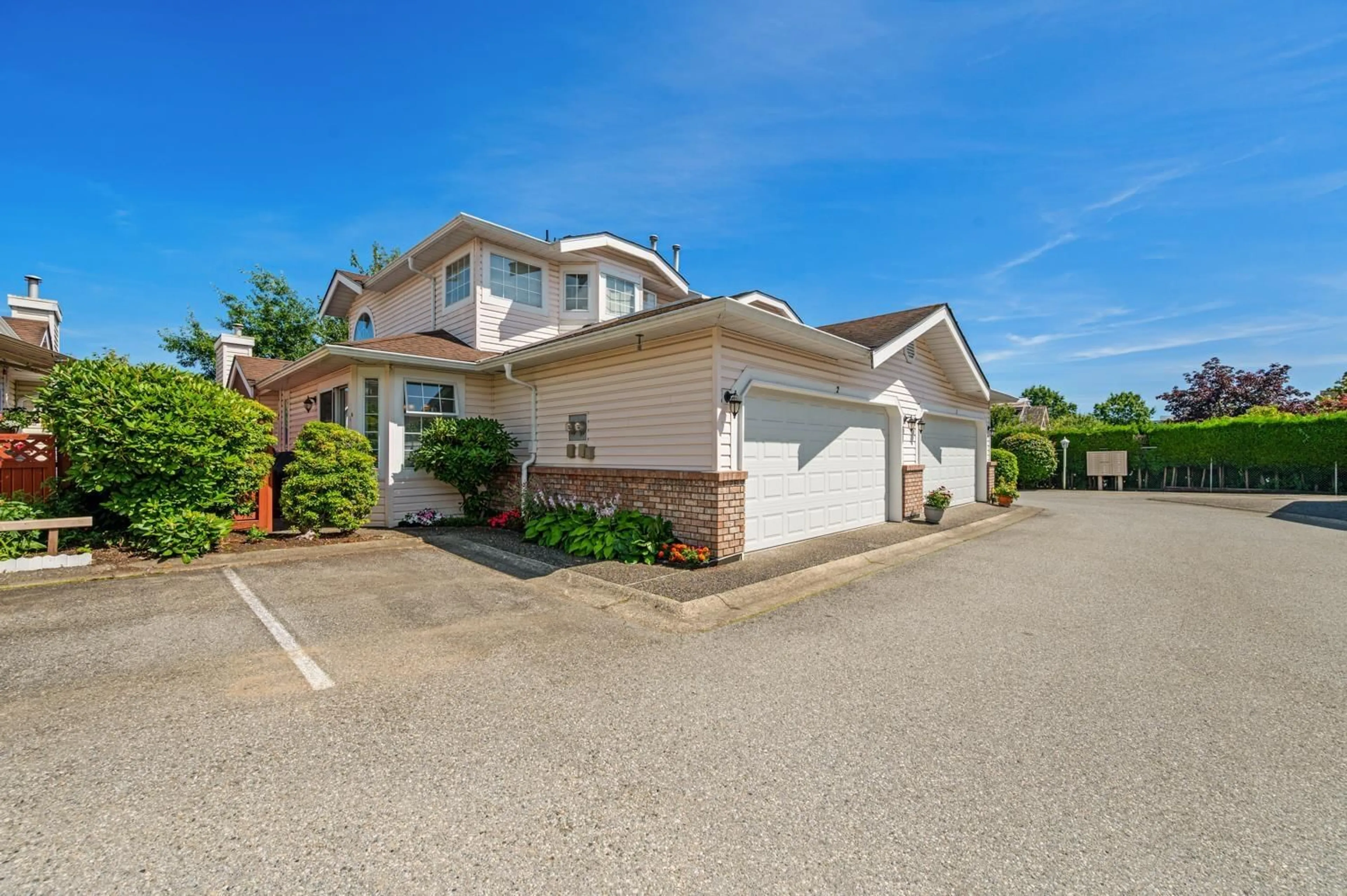 Unknown for 2 - 9163 FLEETWOOD, Surrey British Columbia V3R0L8