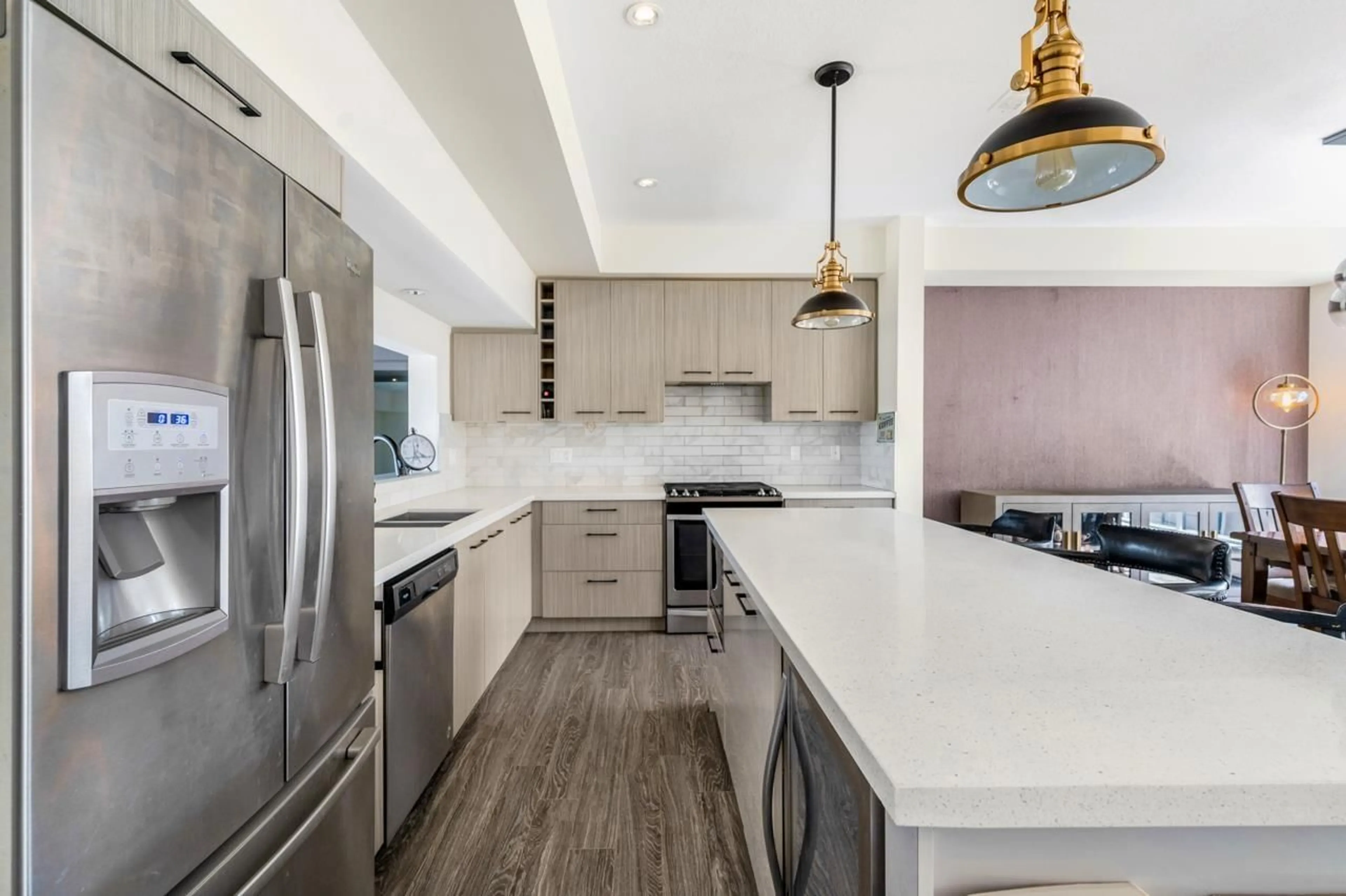 Contemporary kitchen, ceramic/tile floor for 42 - 14057 60A, Surrey British Columbia V3X0J2