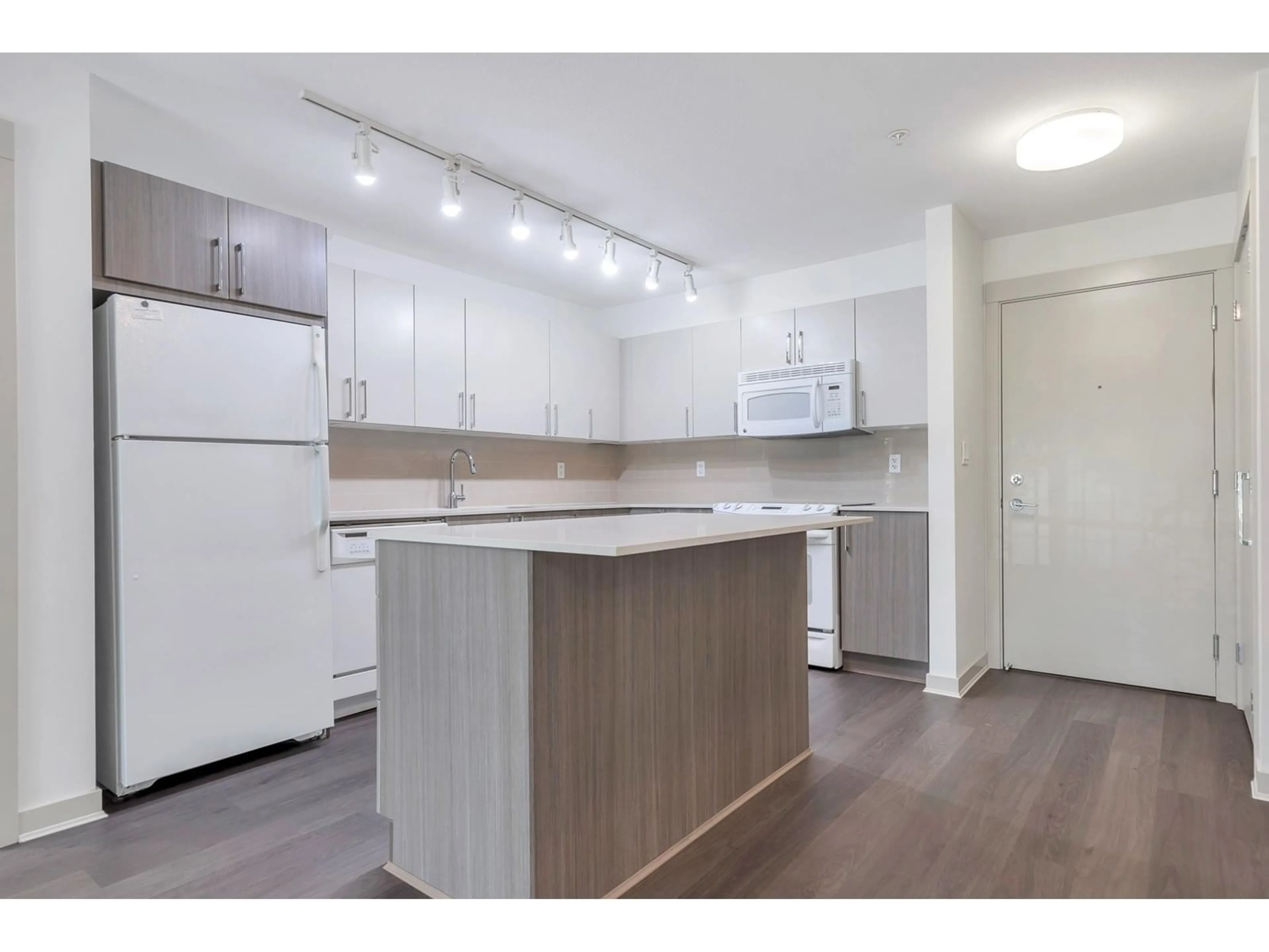 Standard kitchen, wood/laminate floor for 212 - 8695 160, Surrey British Columbia V4N6L6