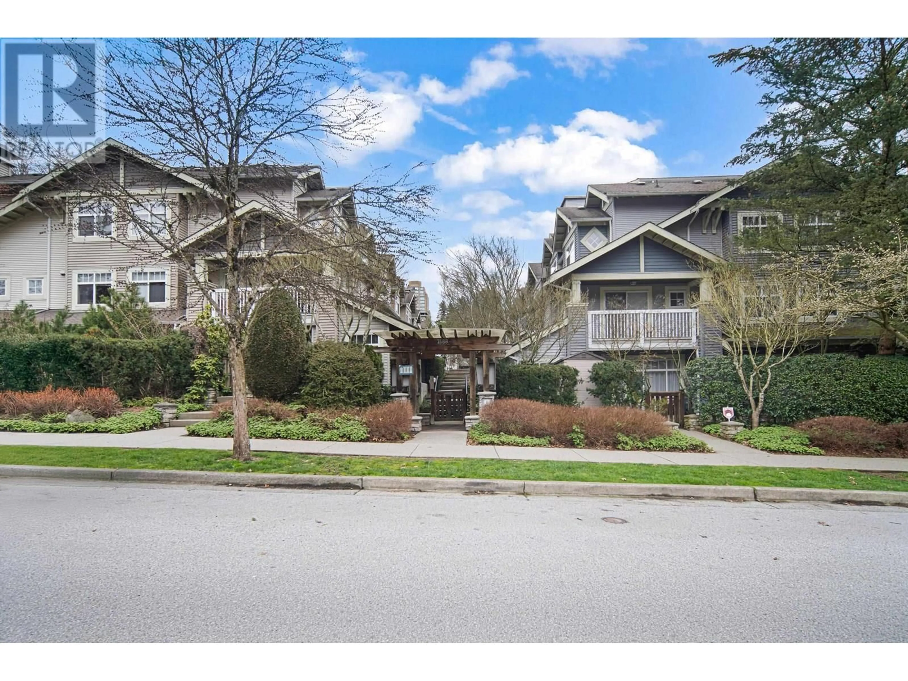 A pic from outside/outdoor area/front of a property/back of a property/a pic from drone, street for 50 - 7488 SOUTHWYNDE AVENUE, Burnaby British Columbia V3N5C6