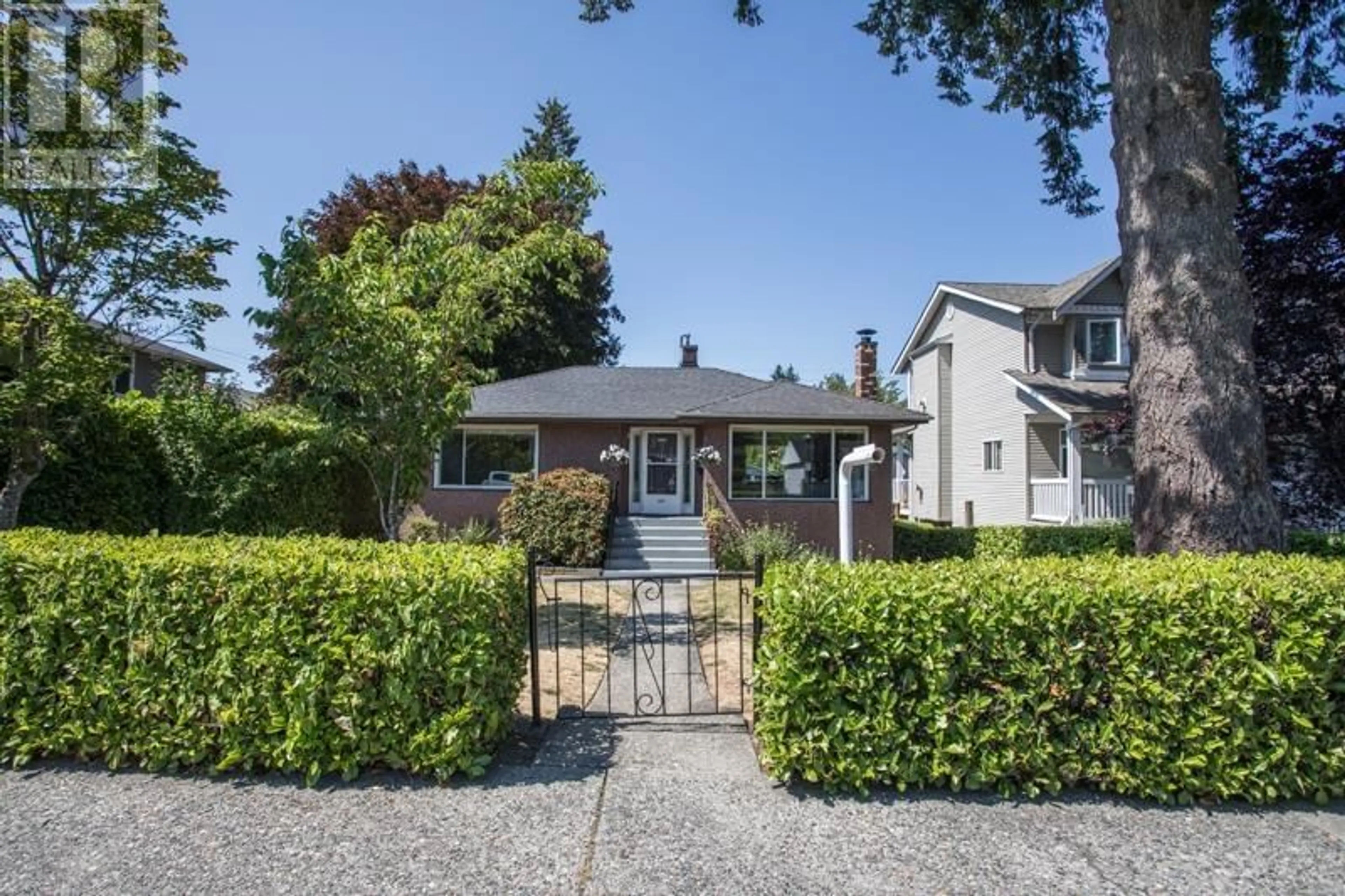 Unknown for 121 OVENS AVENUE, New Westminster British Columbia V3L1Z1