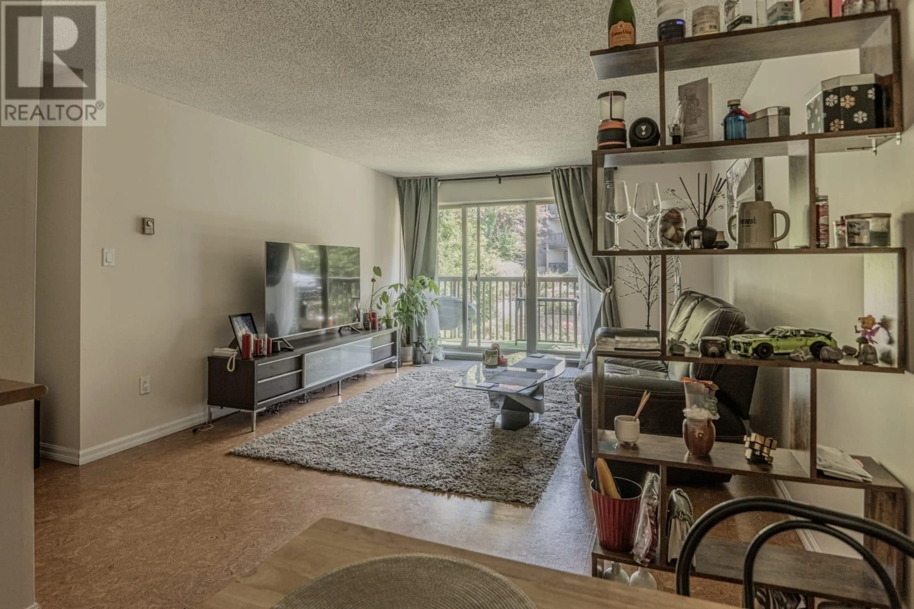 Living room with furniture, unknown for 303 - 9857 MANCHESTER DRIVE, Burnaby British Columbia V3N4P5