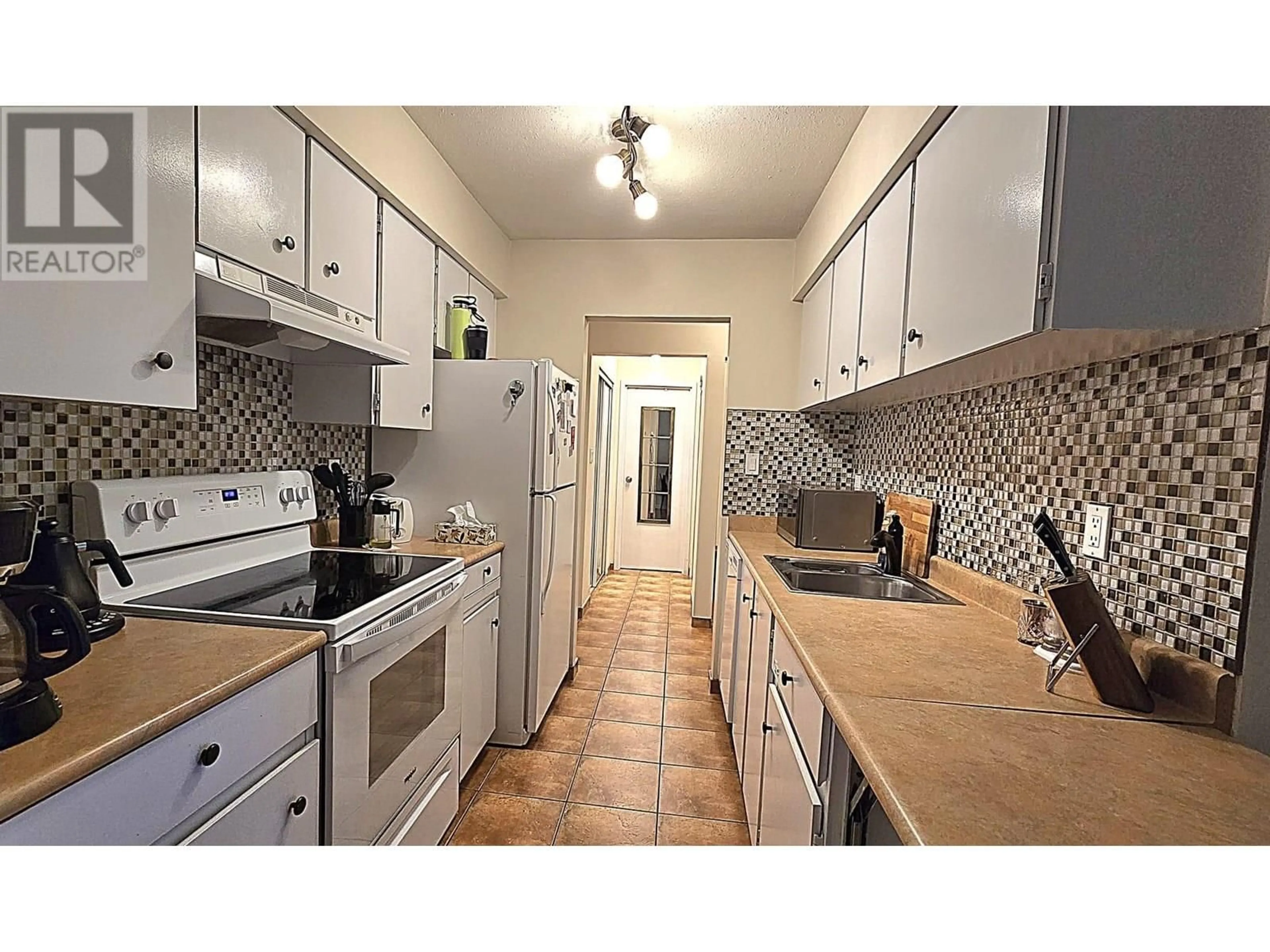 Standard kitchen, ceramic/tile floor for 303 - 9857 MANCHESTER DRIVE, Burnaby British Columbia V3N4P5