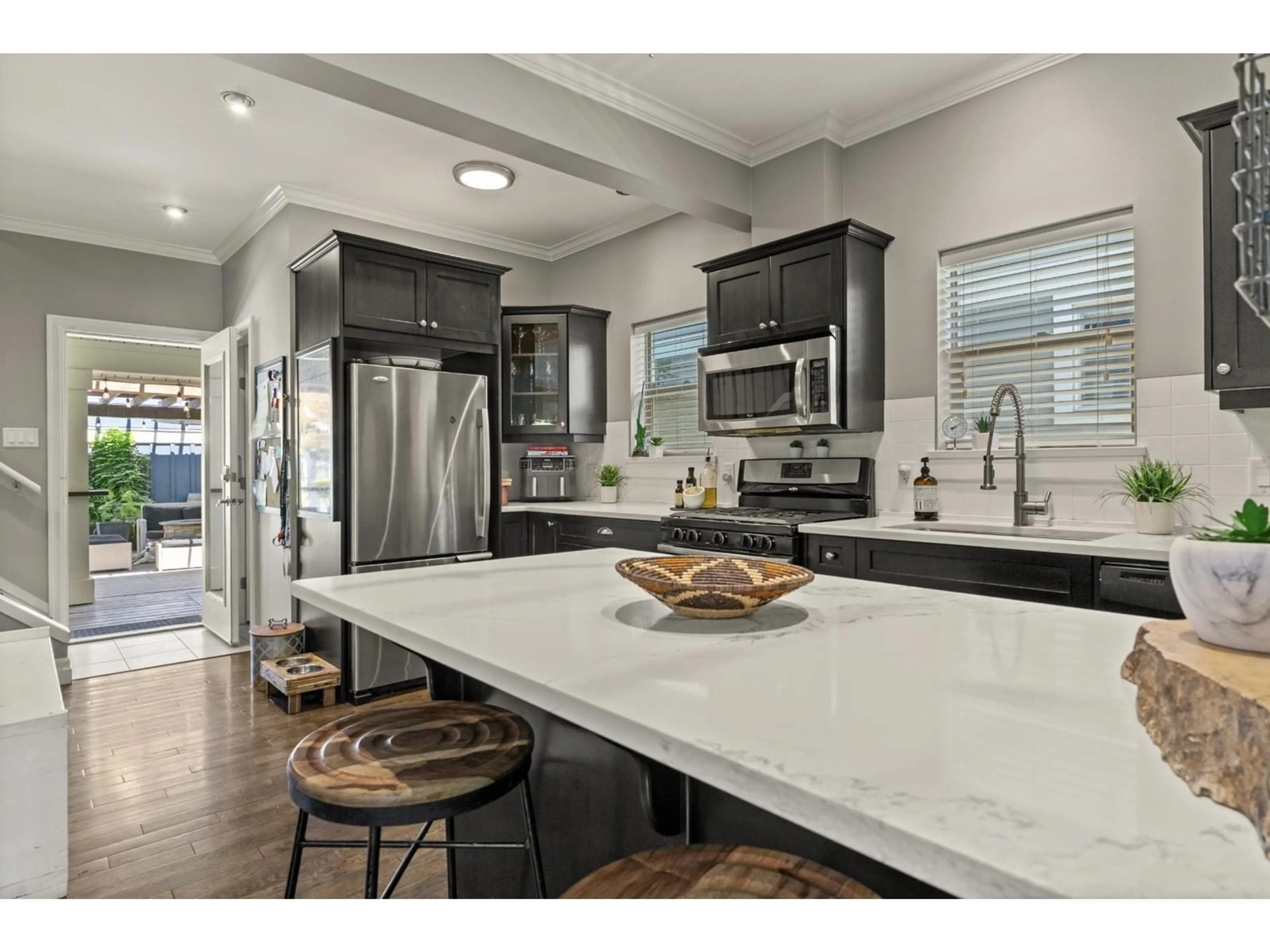 Open concept kitchen, ceramic/tile floor for 45297 SOOWAHLIE CRESCENT, Chilliwack British Columbia V2R0S2