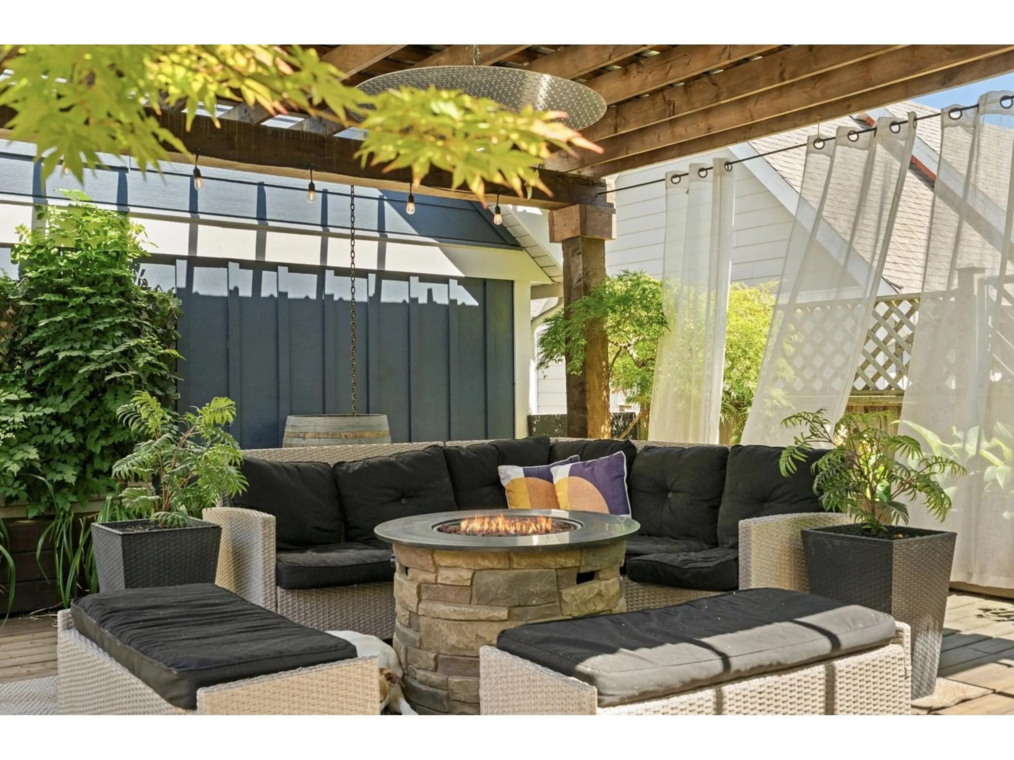 Patio, unknown for 45297 SOOWAHLIE CRESCENT, Chilliwack British Columbia V2R0S2