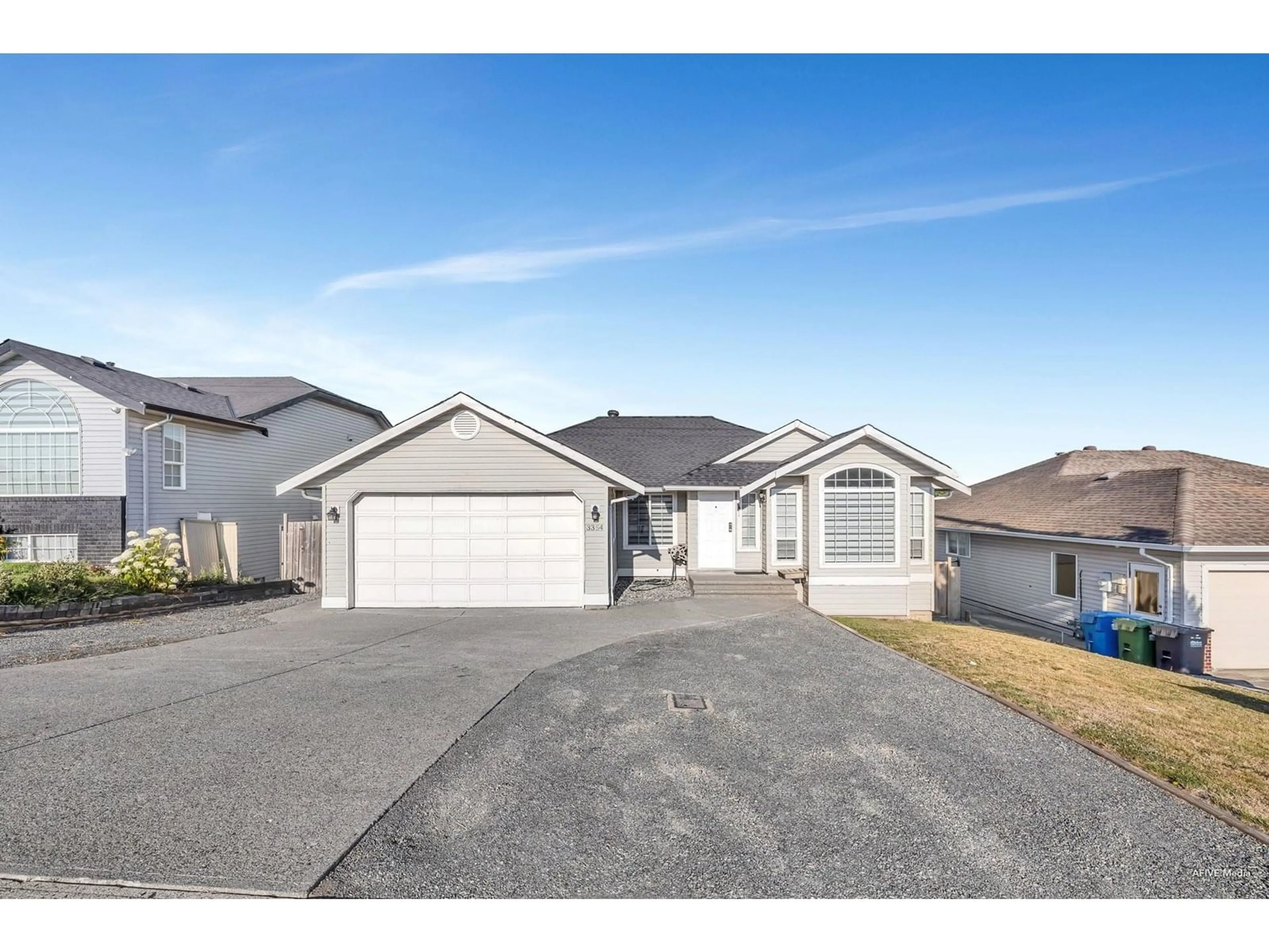 Home with vinyl exterior material, street for 3354 TOWNLINE, Abbotsford British Columbia V2T5S4