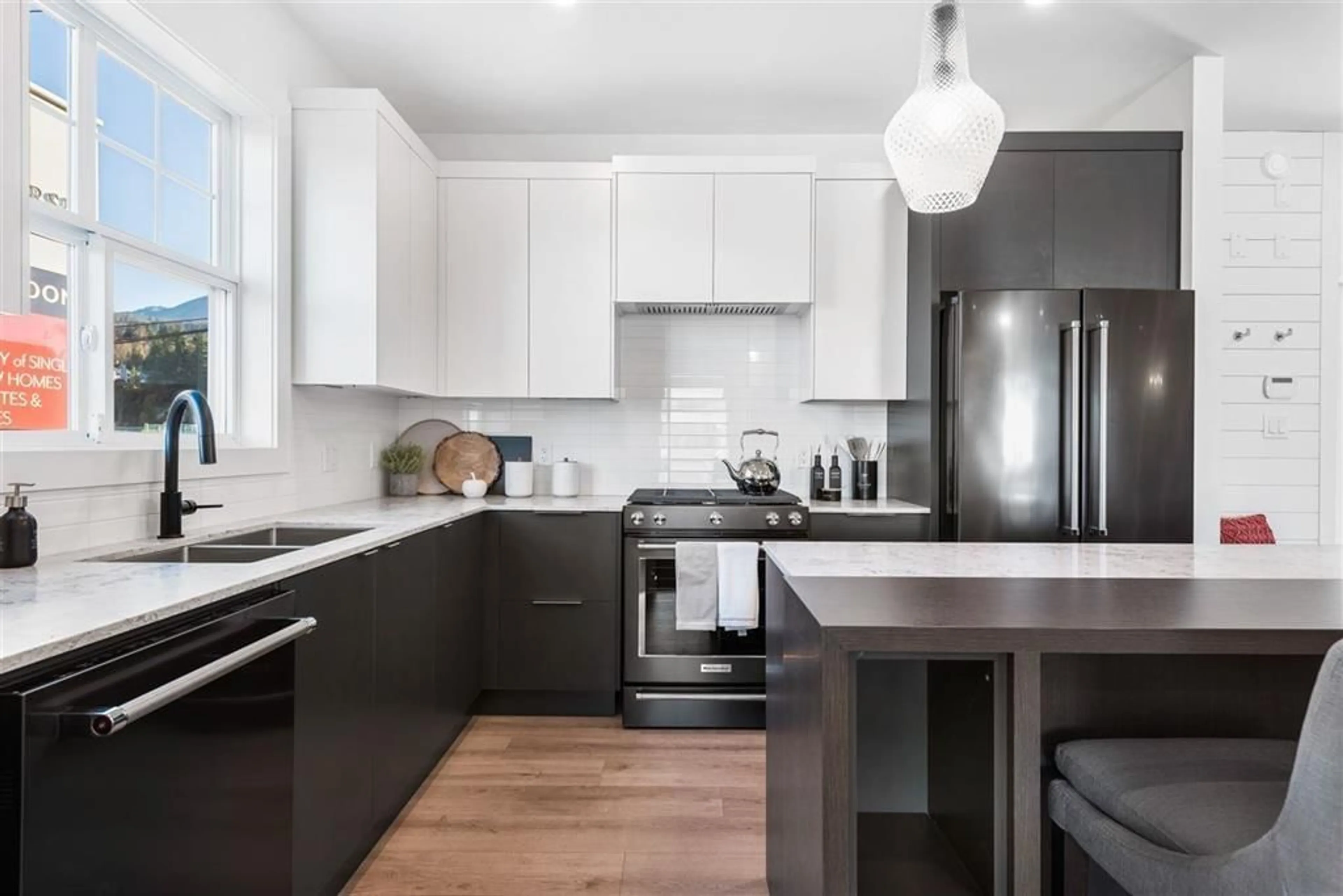 Contemporary kitchen, unknown for 7 - 46211 PROMONTORY ROAD, Chilliwack British Columbia V3Z6S7
