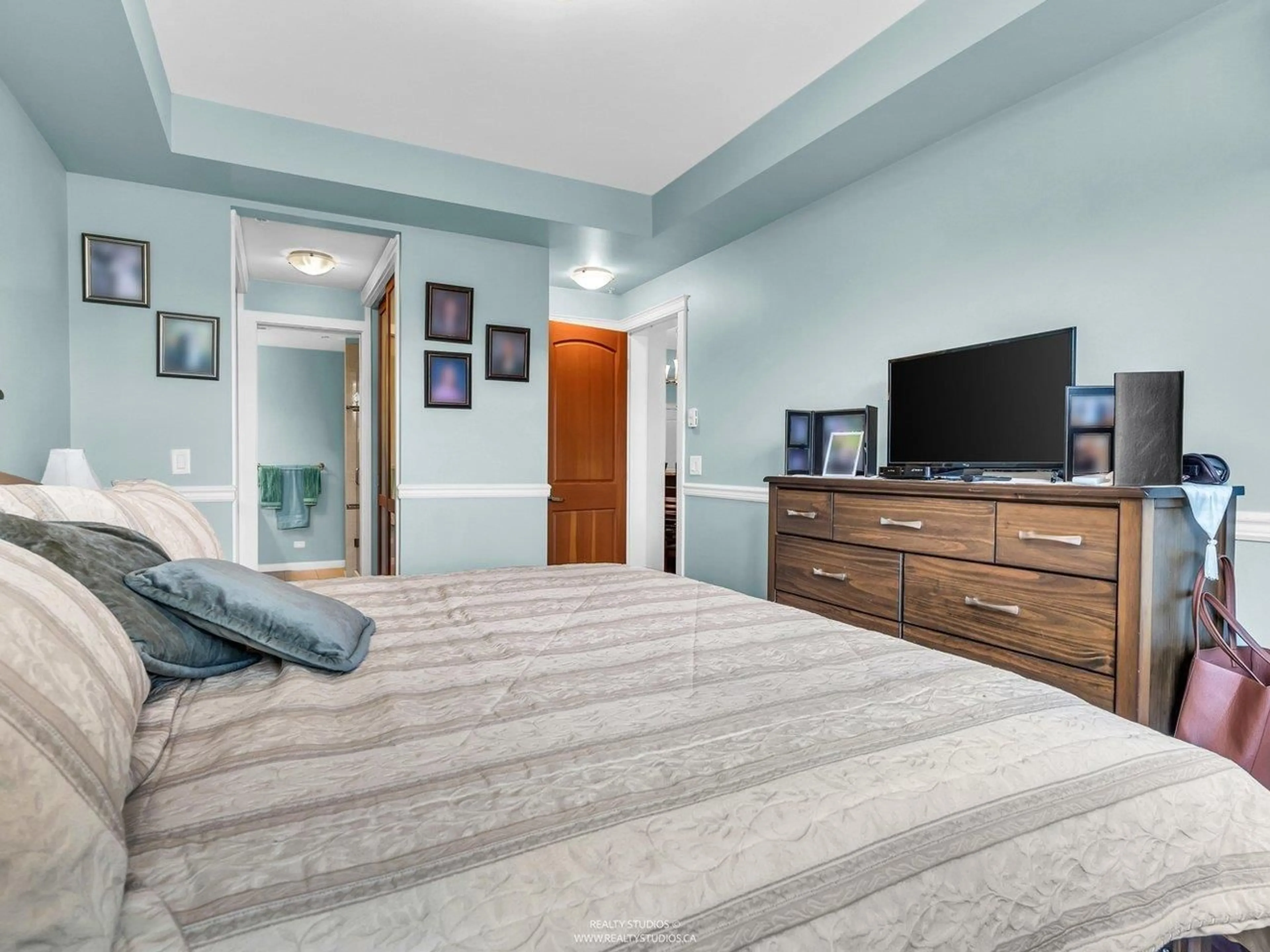 Bedroom with bed, unknown for 408 - 8258 207A, Langley British Columbia V2Y0N3