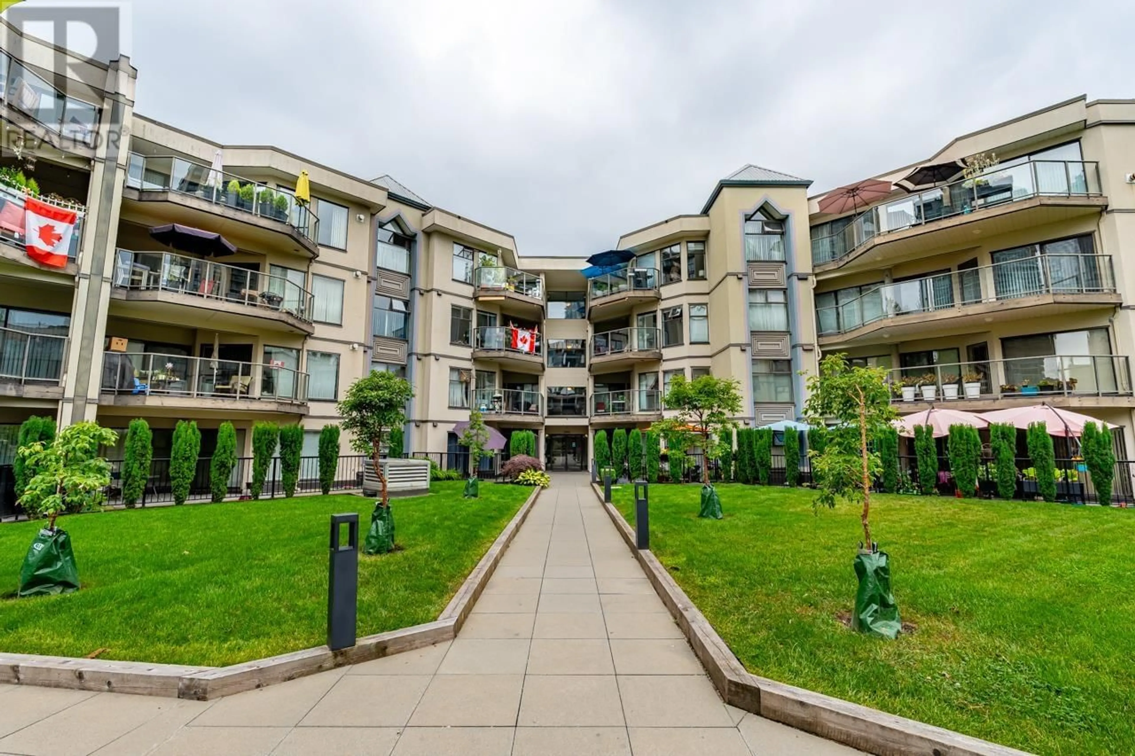 Patio, building for 408 - 2968 BURLINGTON DRIVE, Coquitlam British Columbia V3B7N4