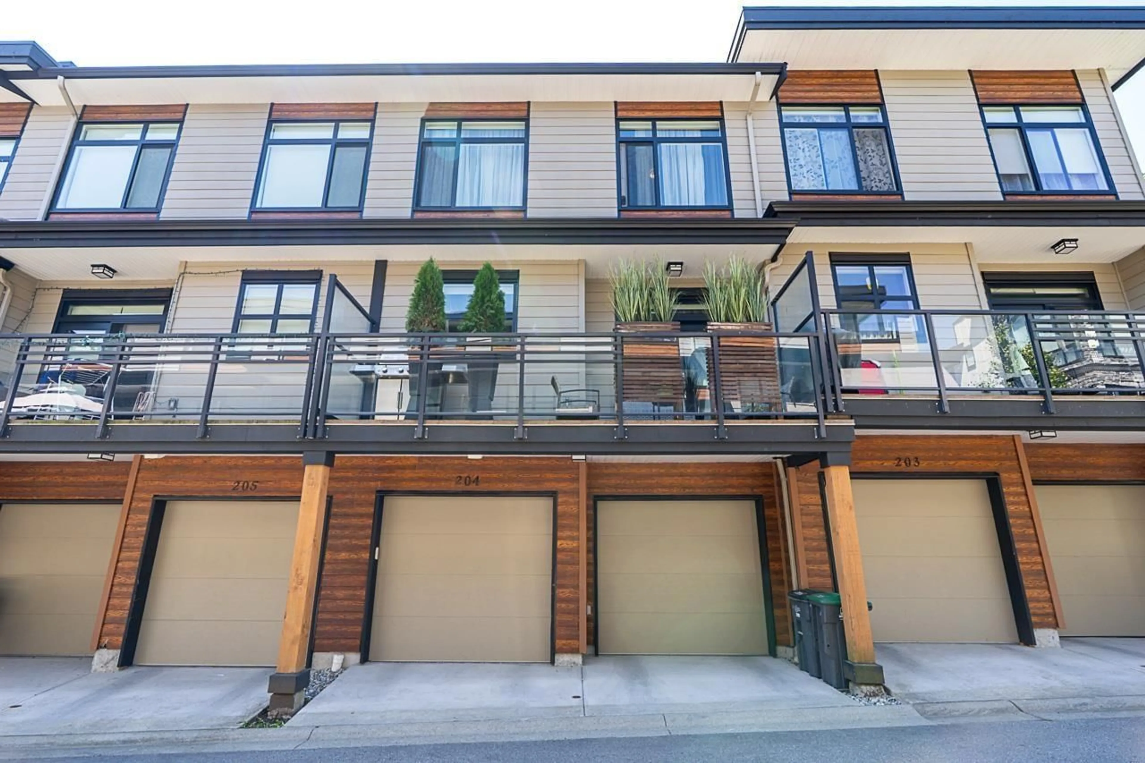 Patio, street for 204 - 16488 64, Surrey British Columbia V3S6X6