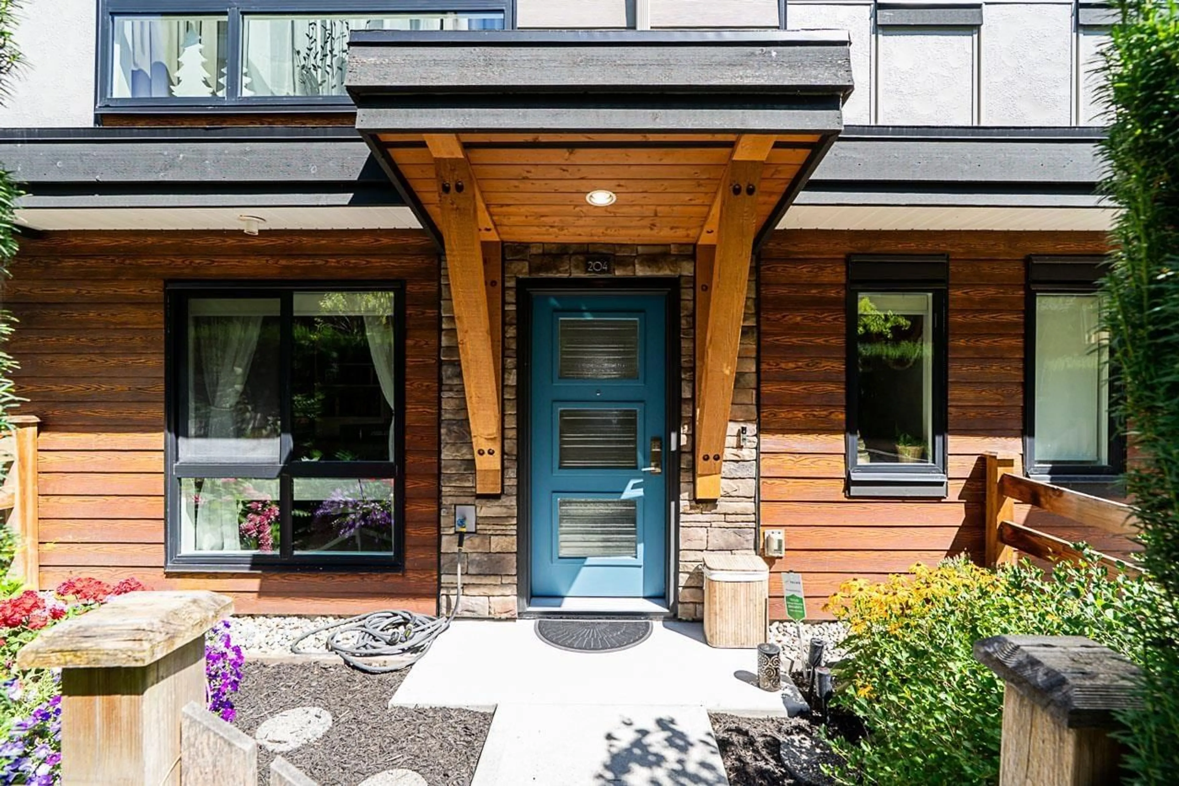 Indoor entryway for 204 - 16488 64, Surrey British Columbia V3S6X6