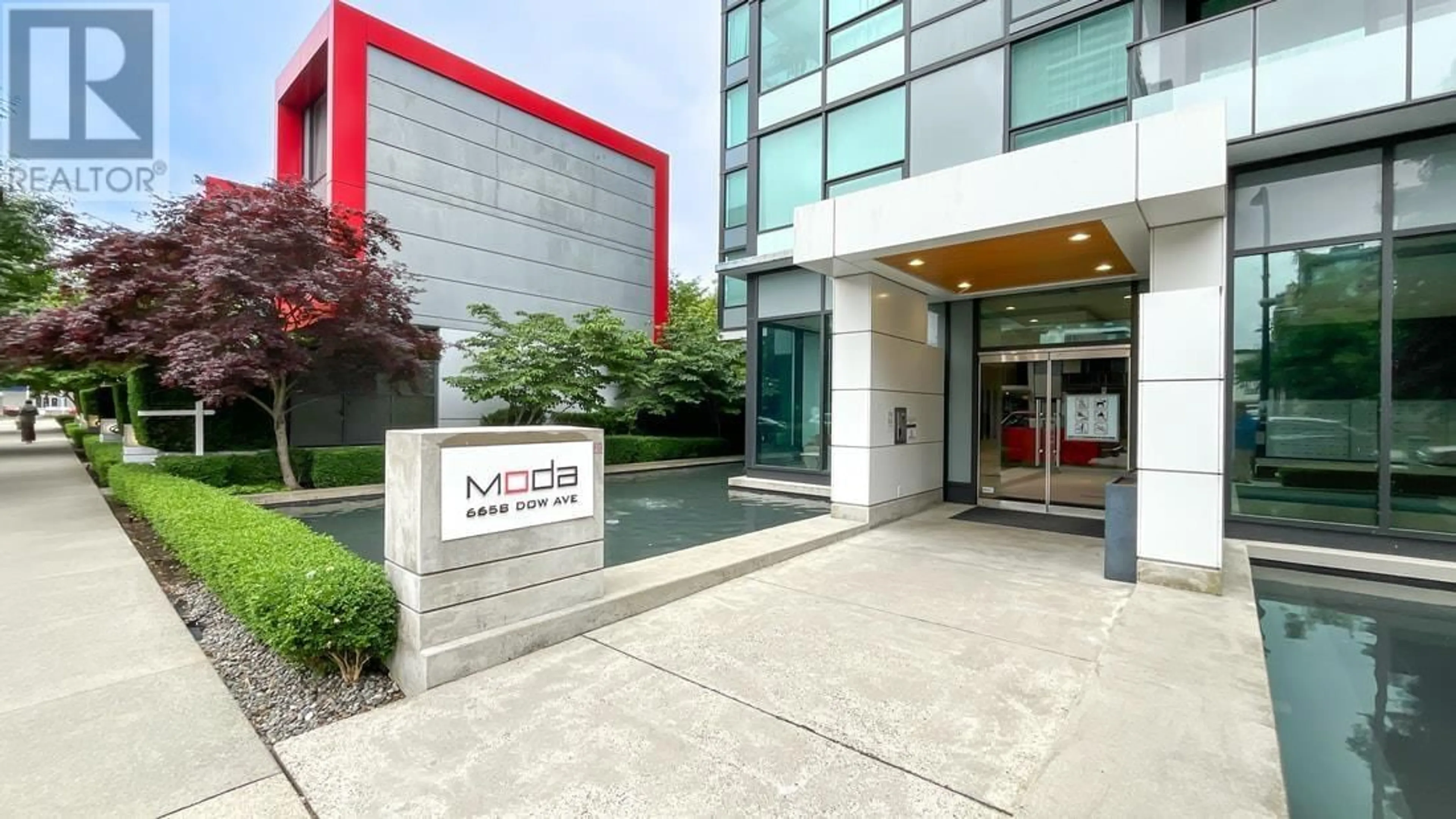 Indoor foyer for 907 - 6658 DOW AVENUE, Burnaby British Columbia V5H0C7