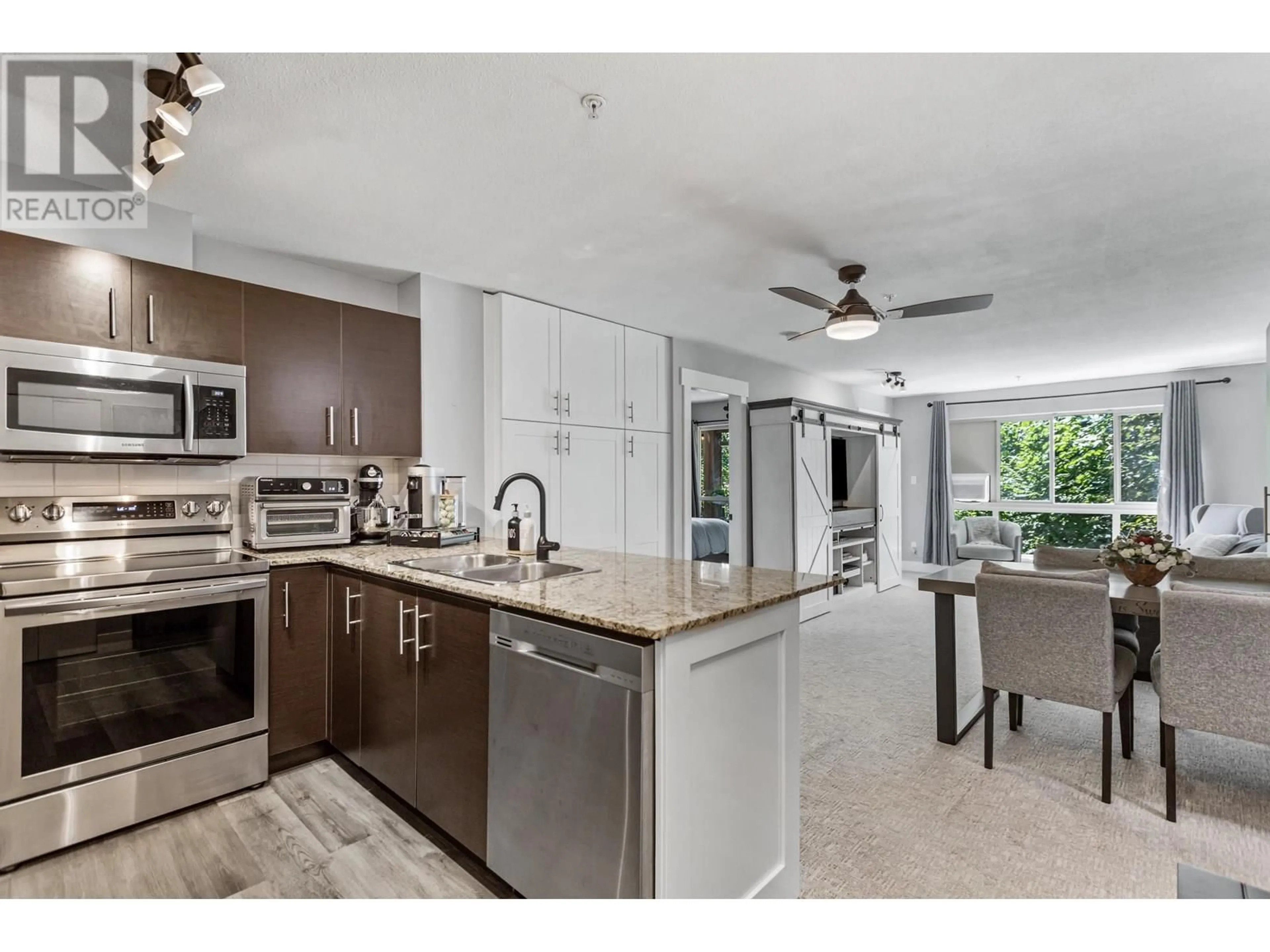 Open concept kitchen, unknown for 313 - 11665 HANEY, Maple Ridge British Columbia V2X8W9