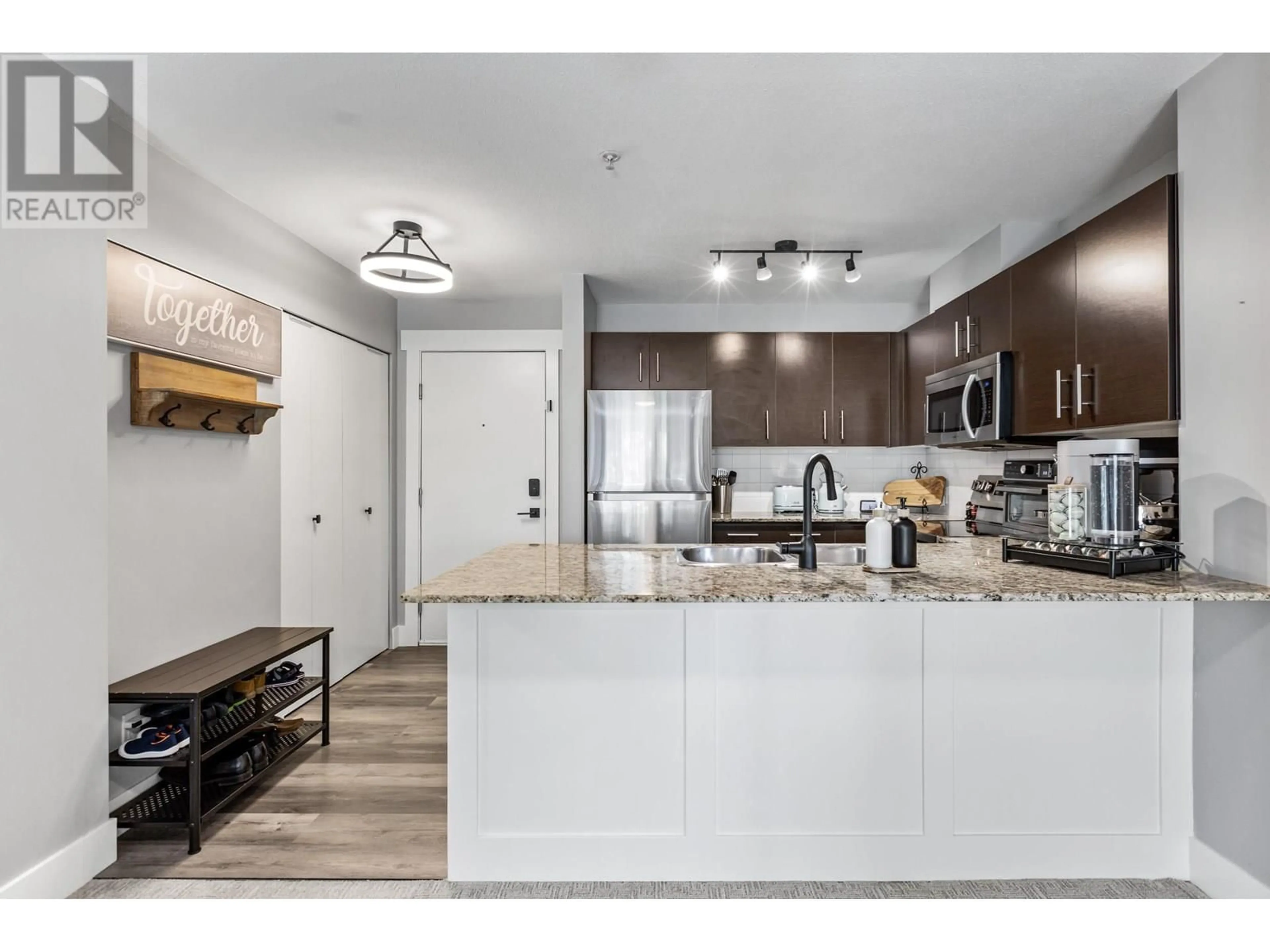 Open concept kitchen, unknown for 313 - 11665 HANEY, Maple Ridge British Columbia V2X8W9